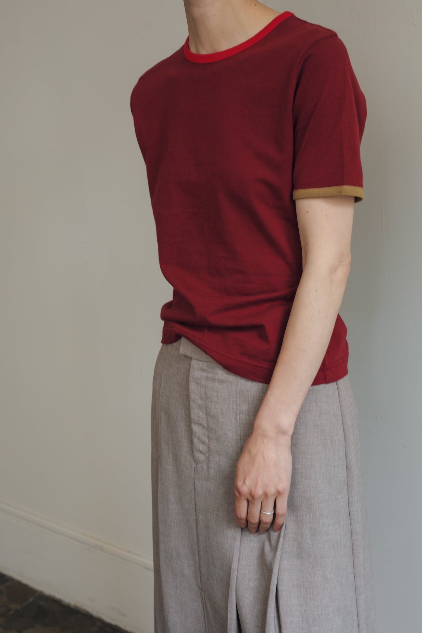 Multi Color Piping Fitted Tee(ls64629T)