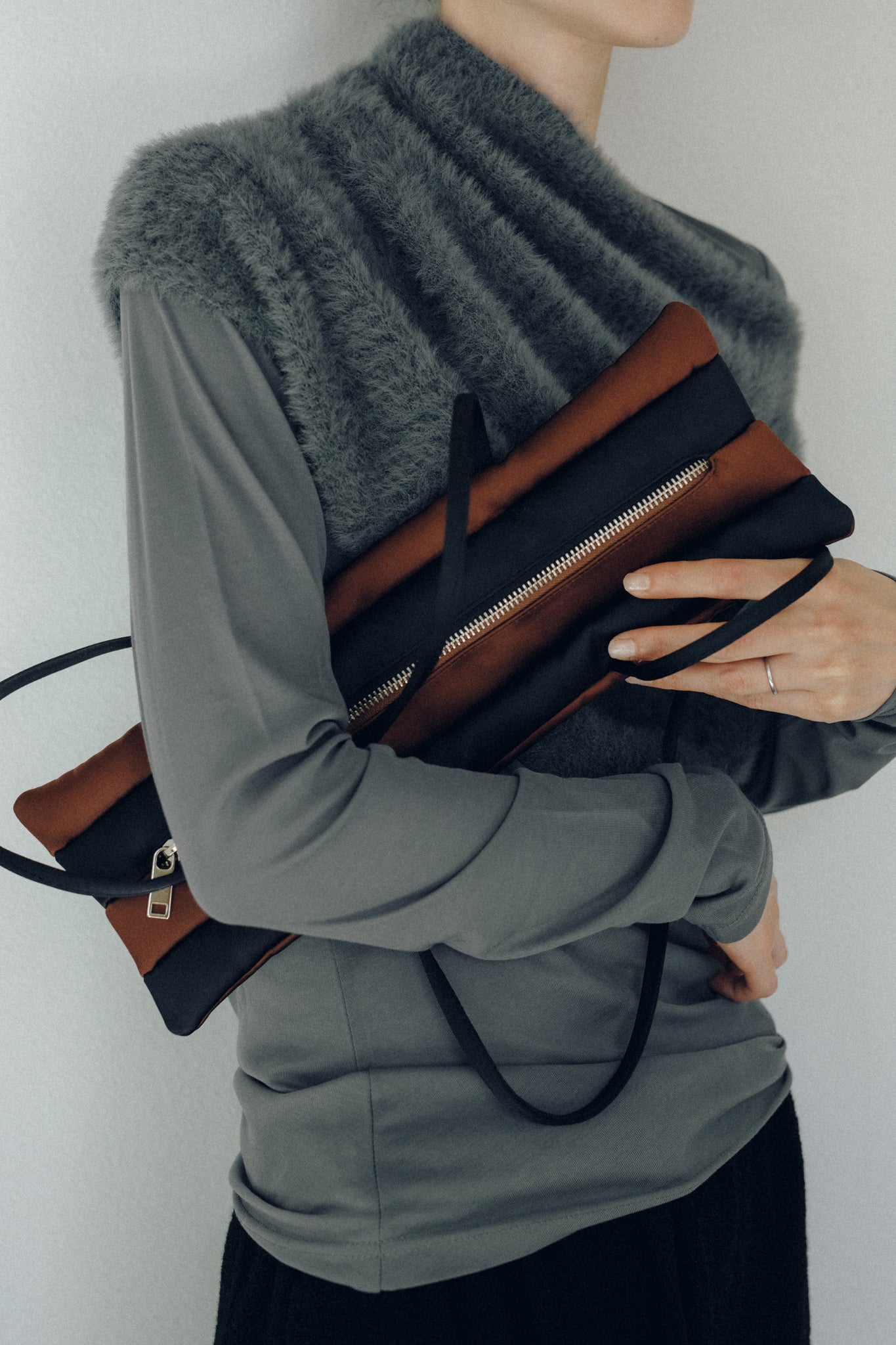 Nylon Fur Drape Knit Cape (ls54532K)