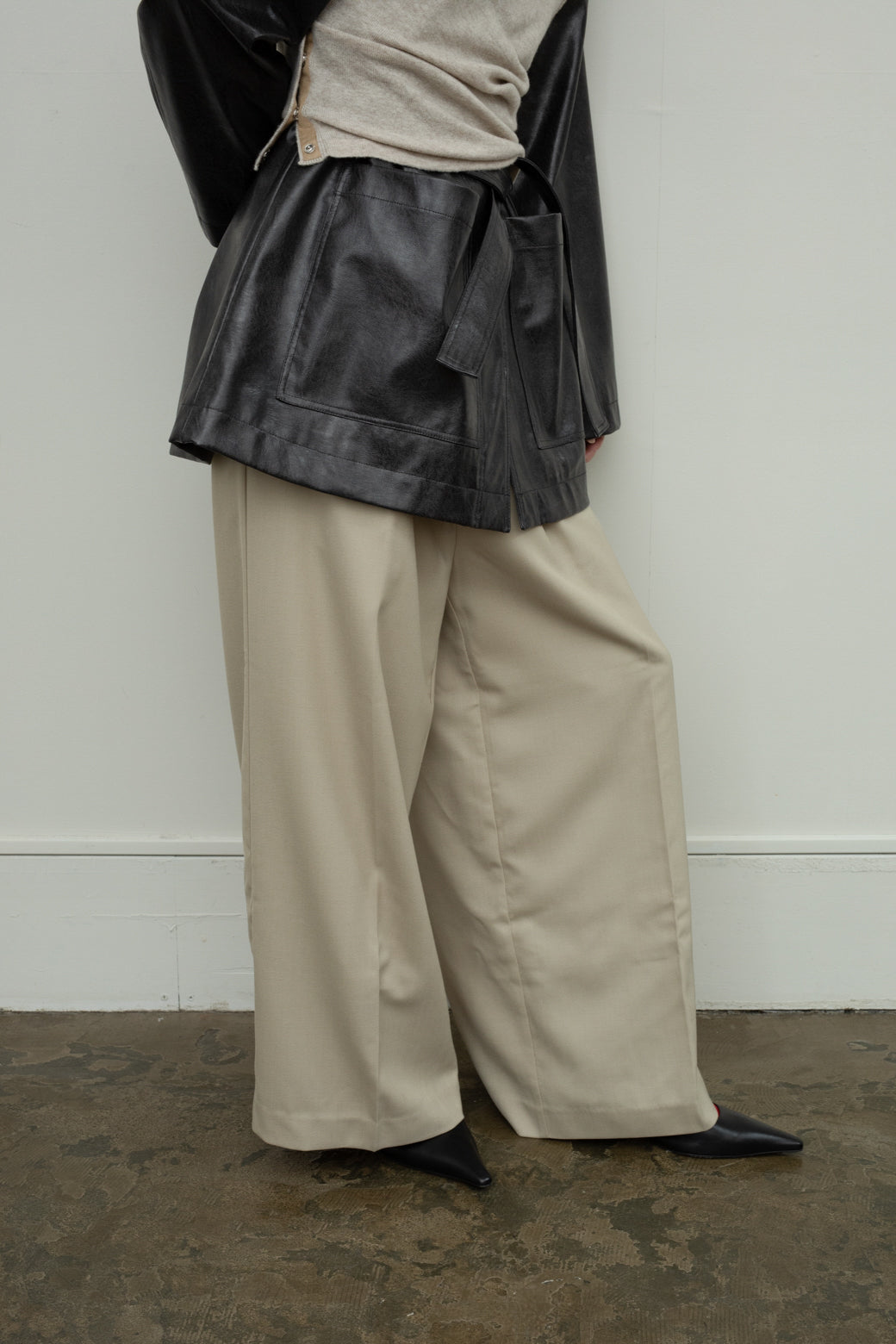 Wool Viscose Belted Buggy Tuck Pants (ls24337P)