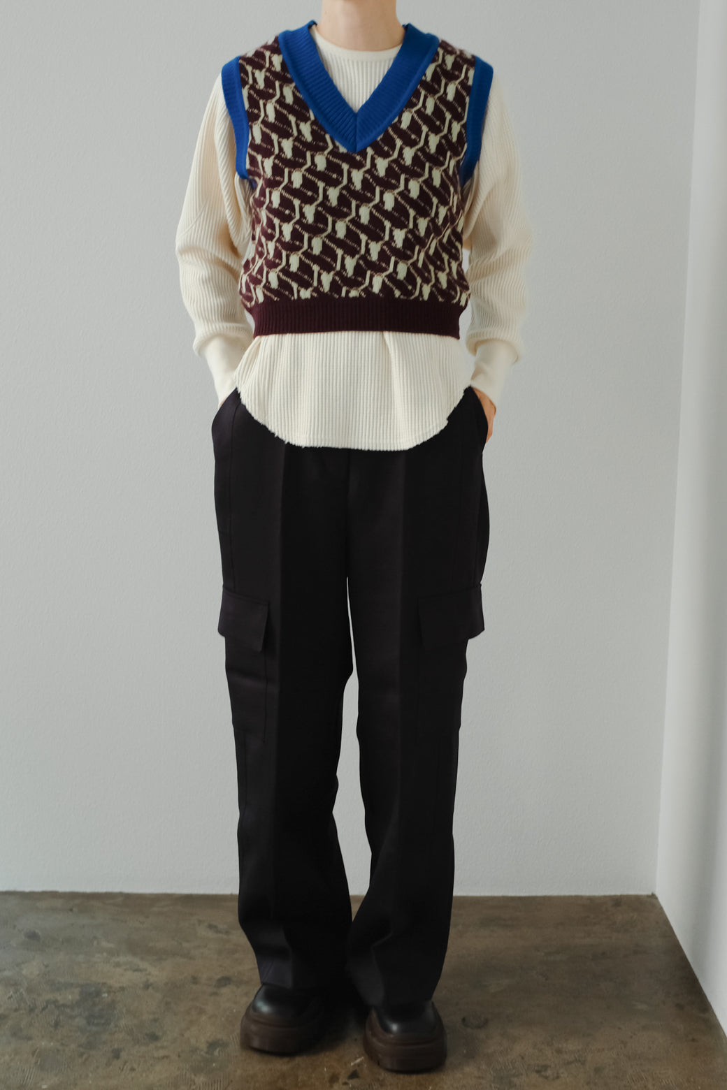 Geometric V Short Knit Vest (ls24308K)