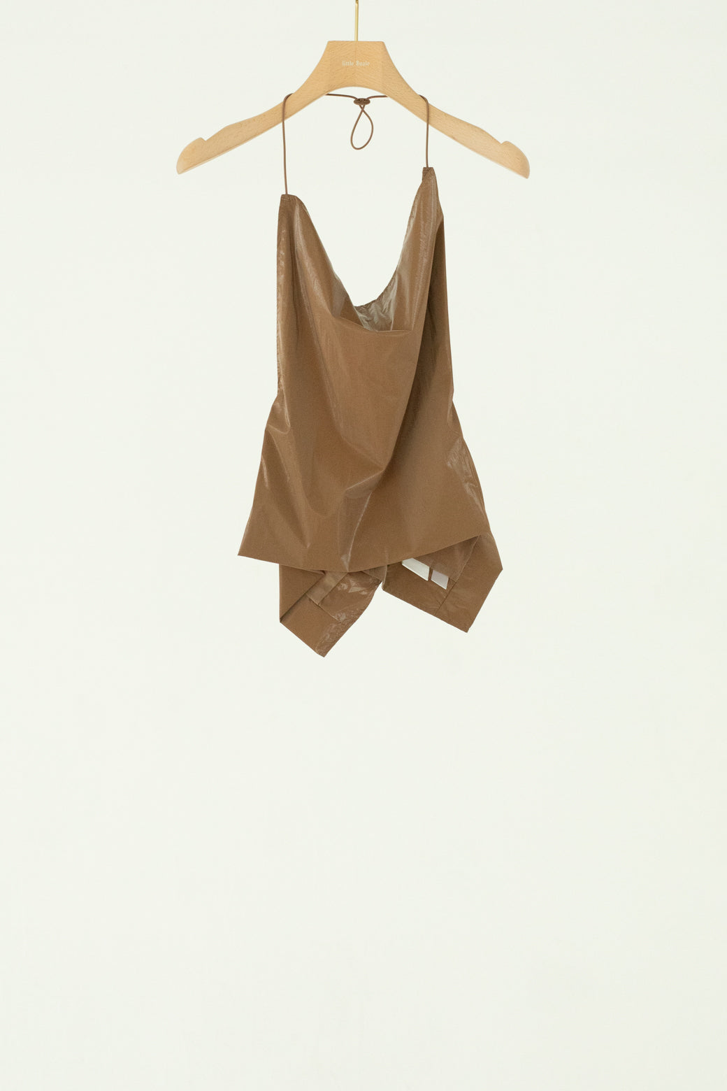 Plastic Fabric Halter Top (ls62573T)