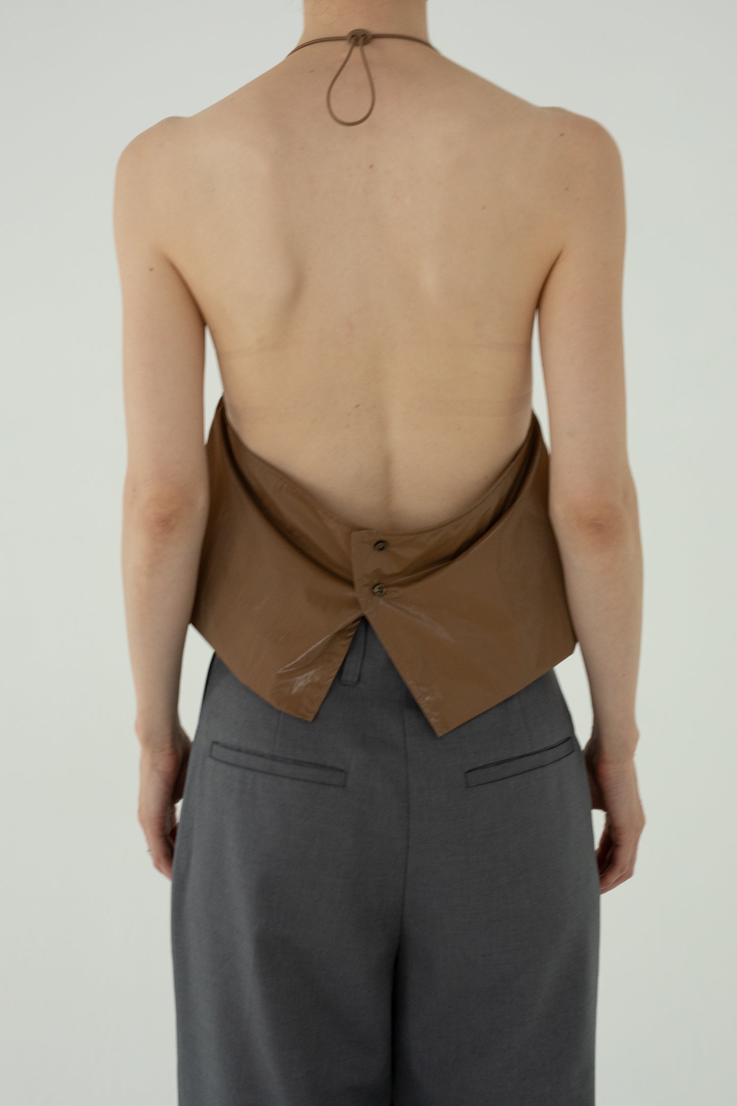 Plastic Fabric Halter Top (ls62573T)