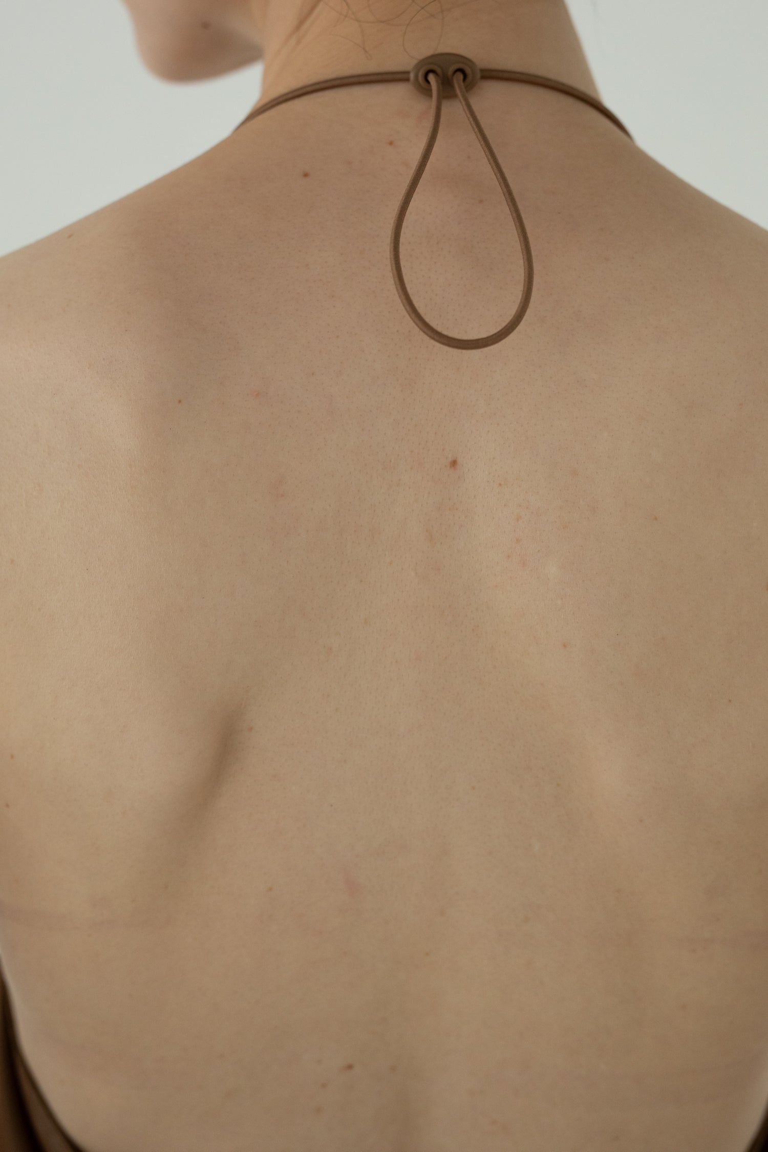 Plastic Fabric Halter Top (ls62573T)