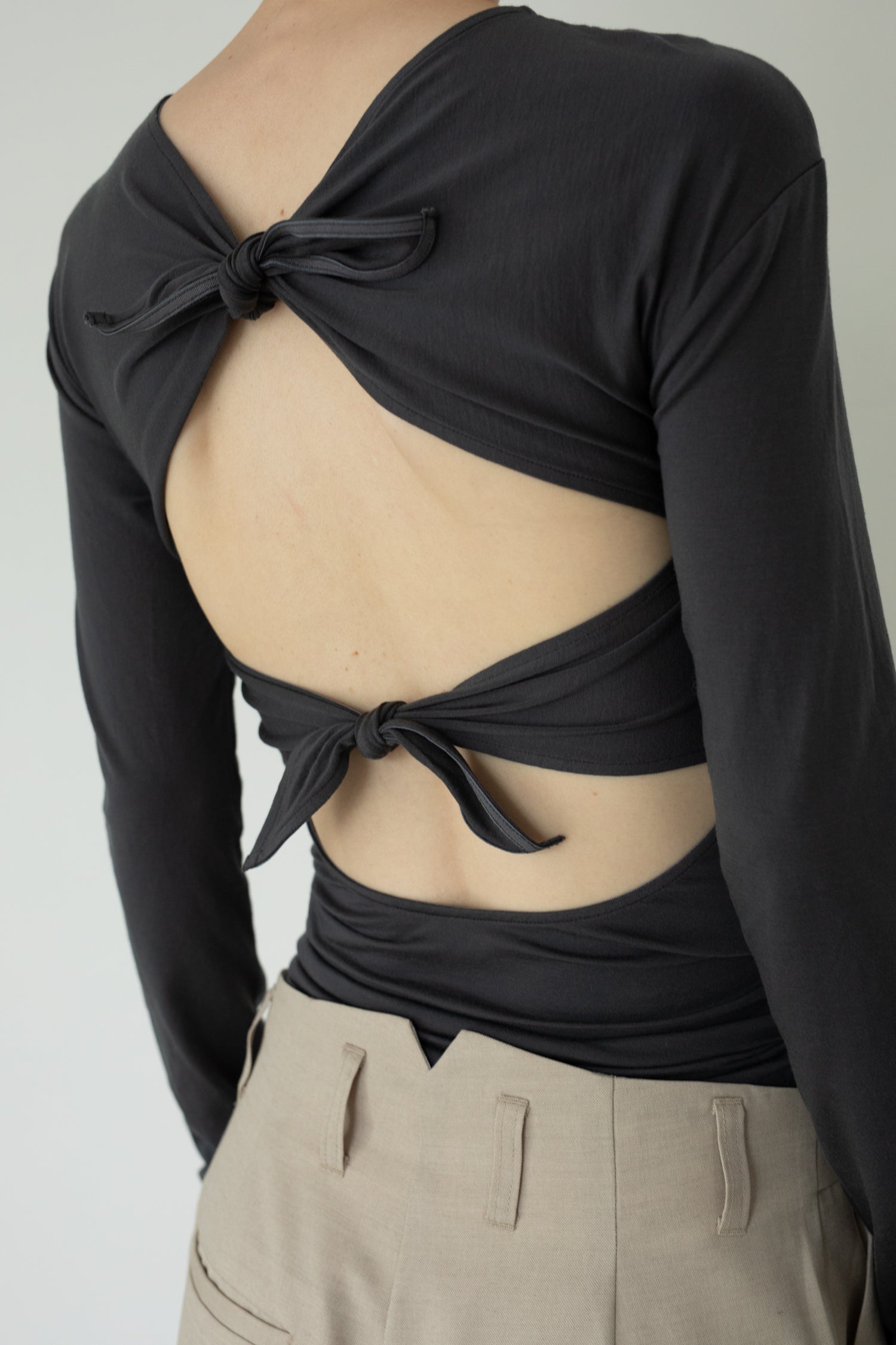【展示会/後】Lyocell Knot Back Tuck Side Top (ls62572T) ¥23,100-