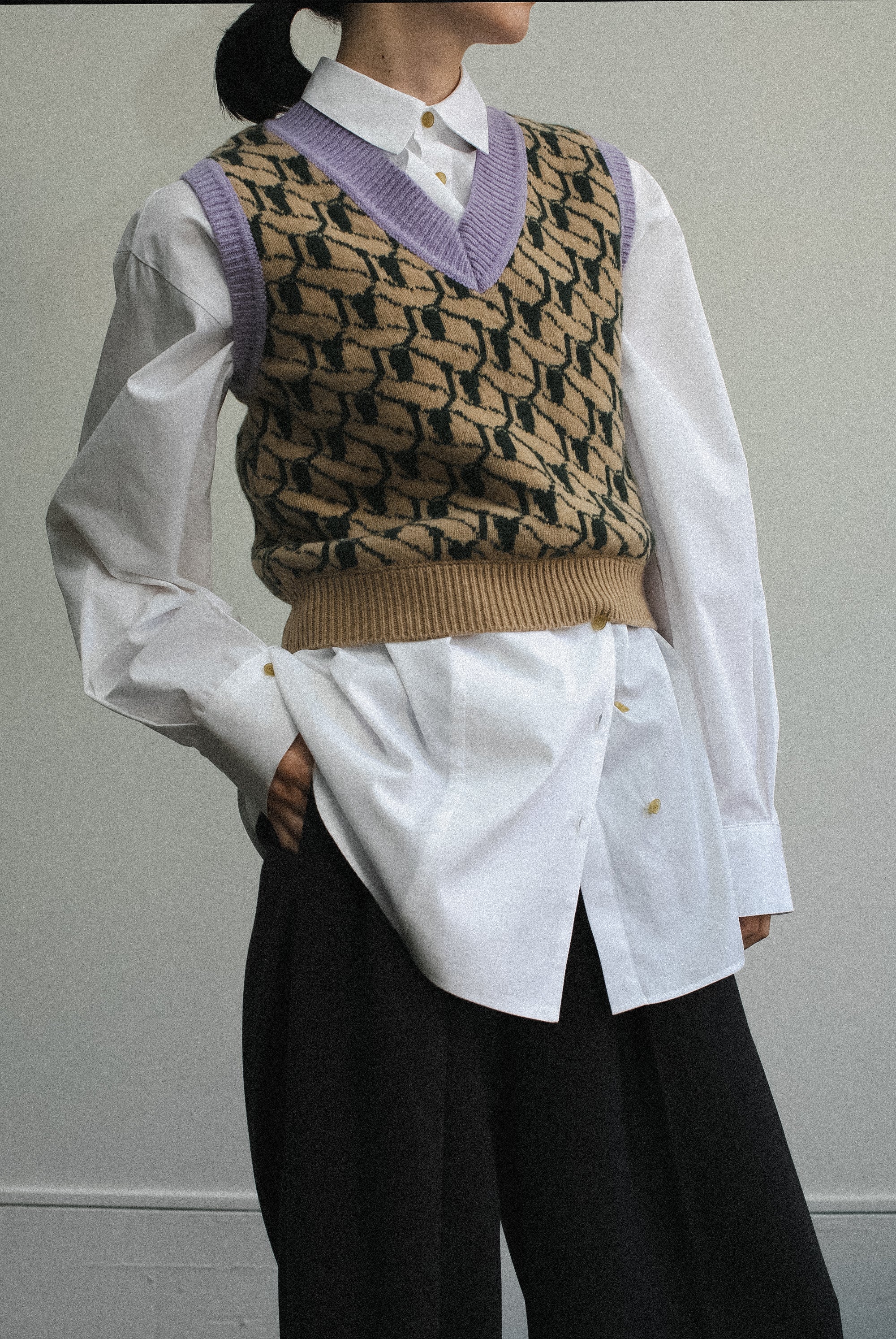 Geometric V Short Knit Vest (ls24308K)