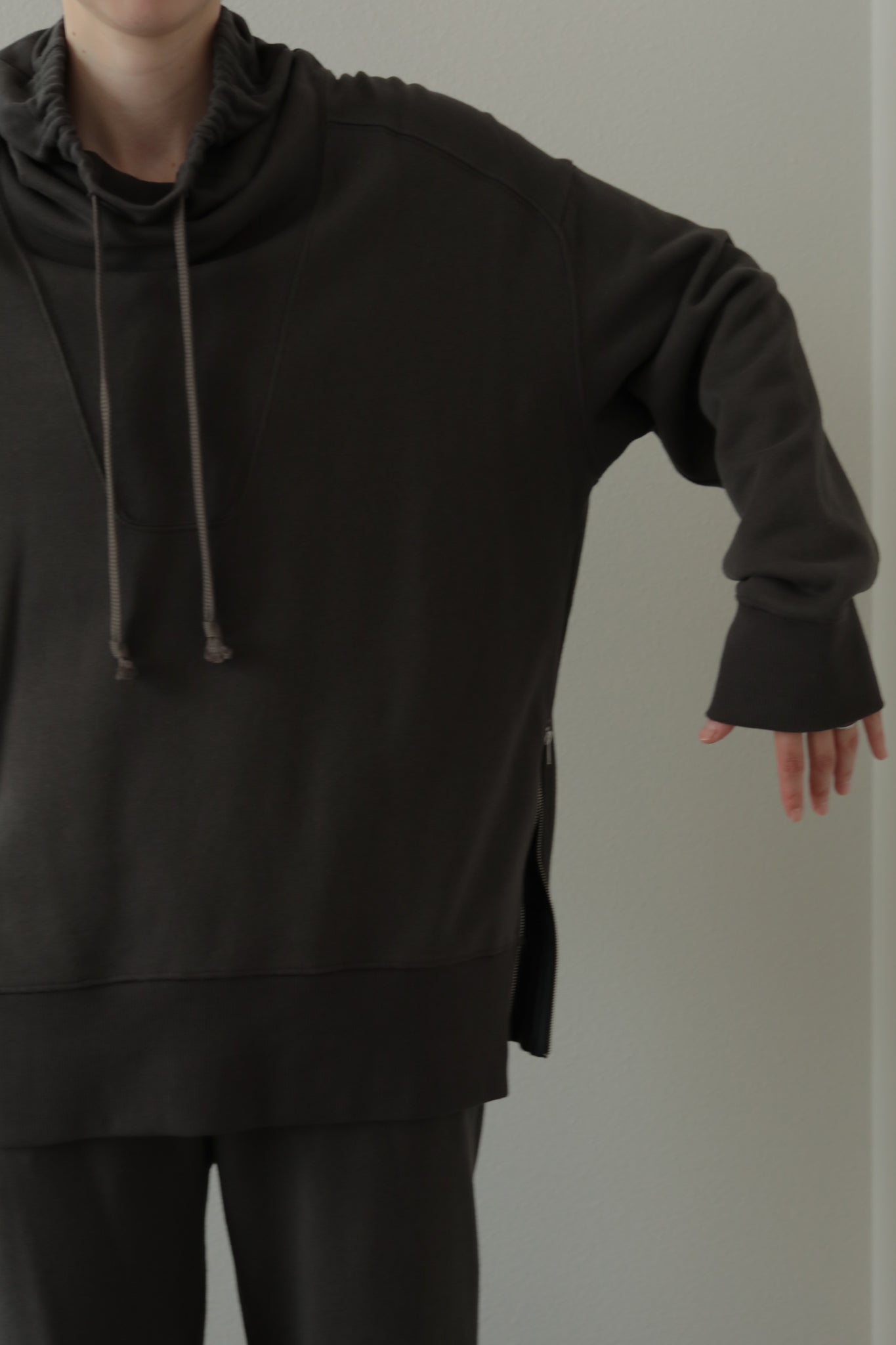 Drawstring High Neck Sweat PO(ls34396T)