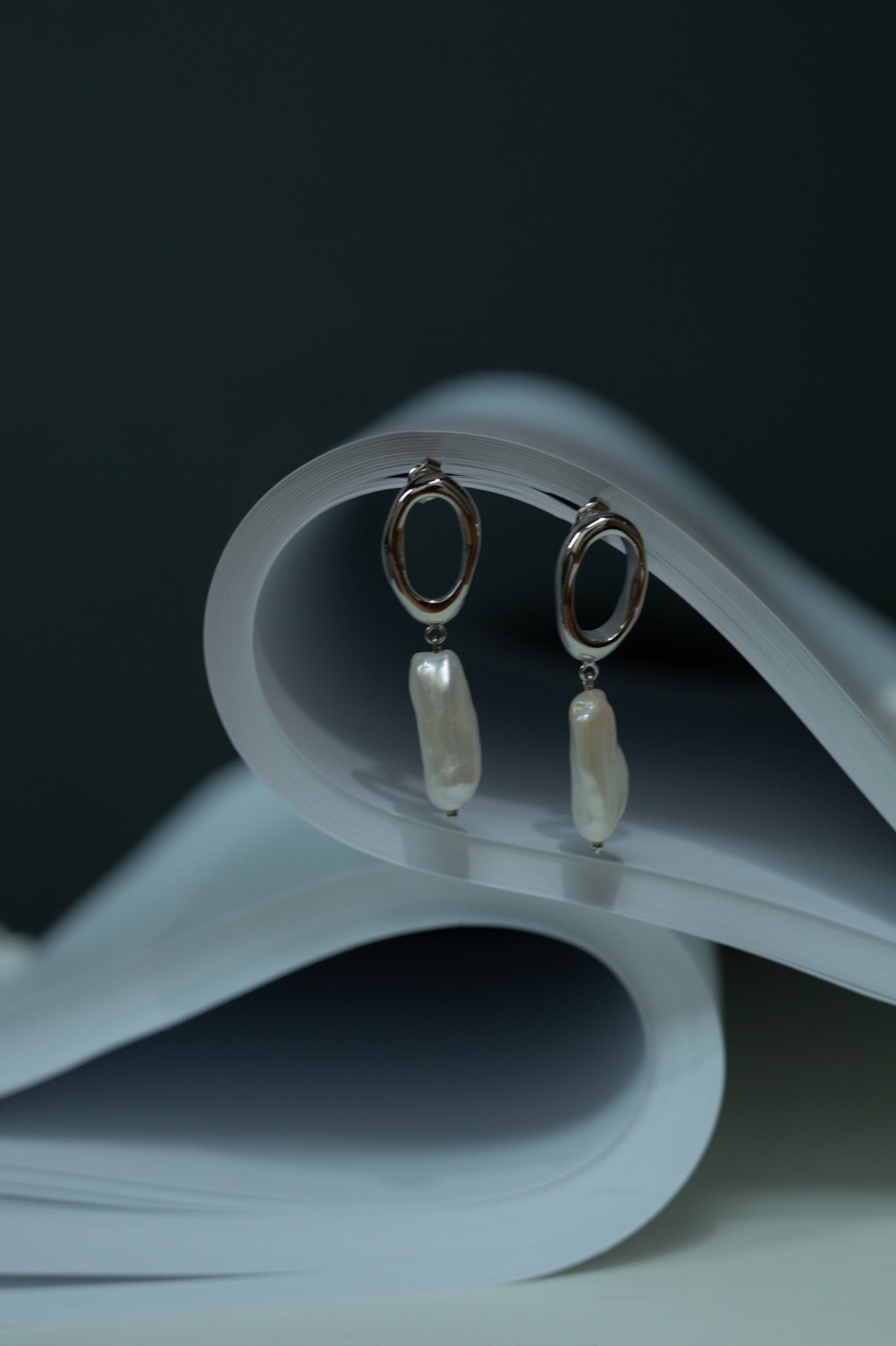 【ESRA DANDIN】Mini Drop Earrings w/Baroque Pearl(ED19002E004)