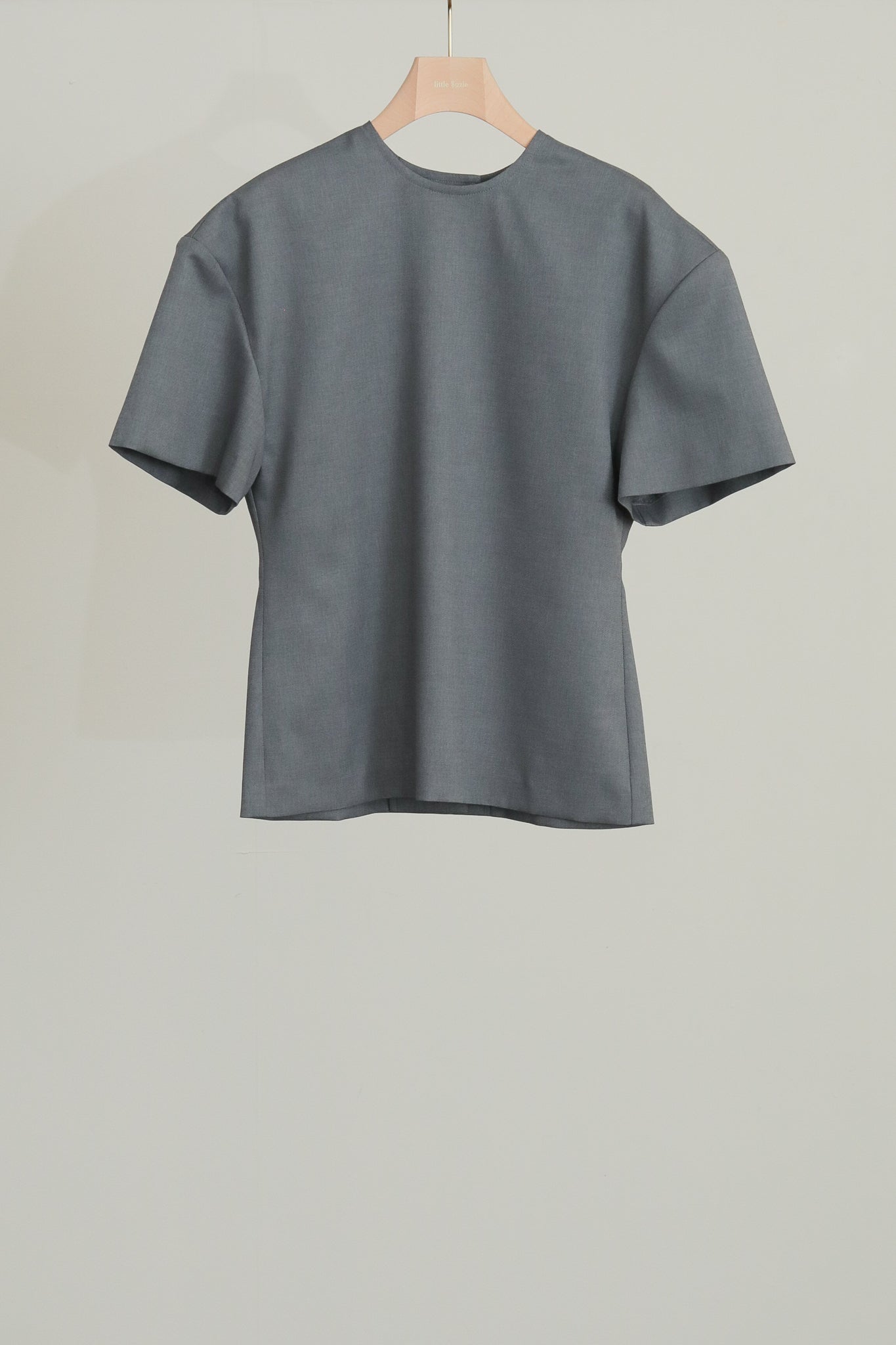 羊毛混纺露背短袖衬衫(ls52535T)