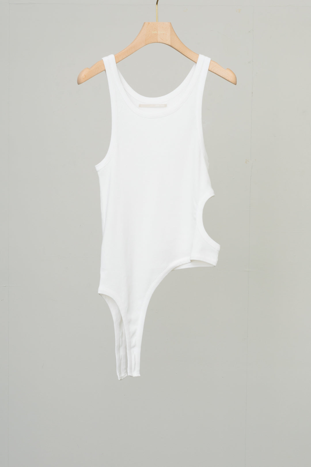Asymmetric Cut Out Tank(ls42472T)