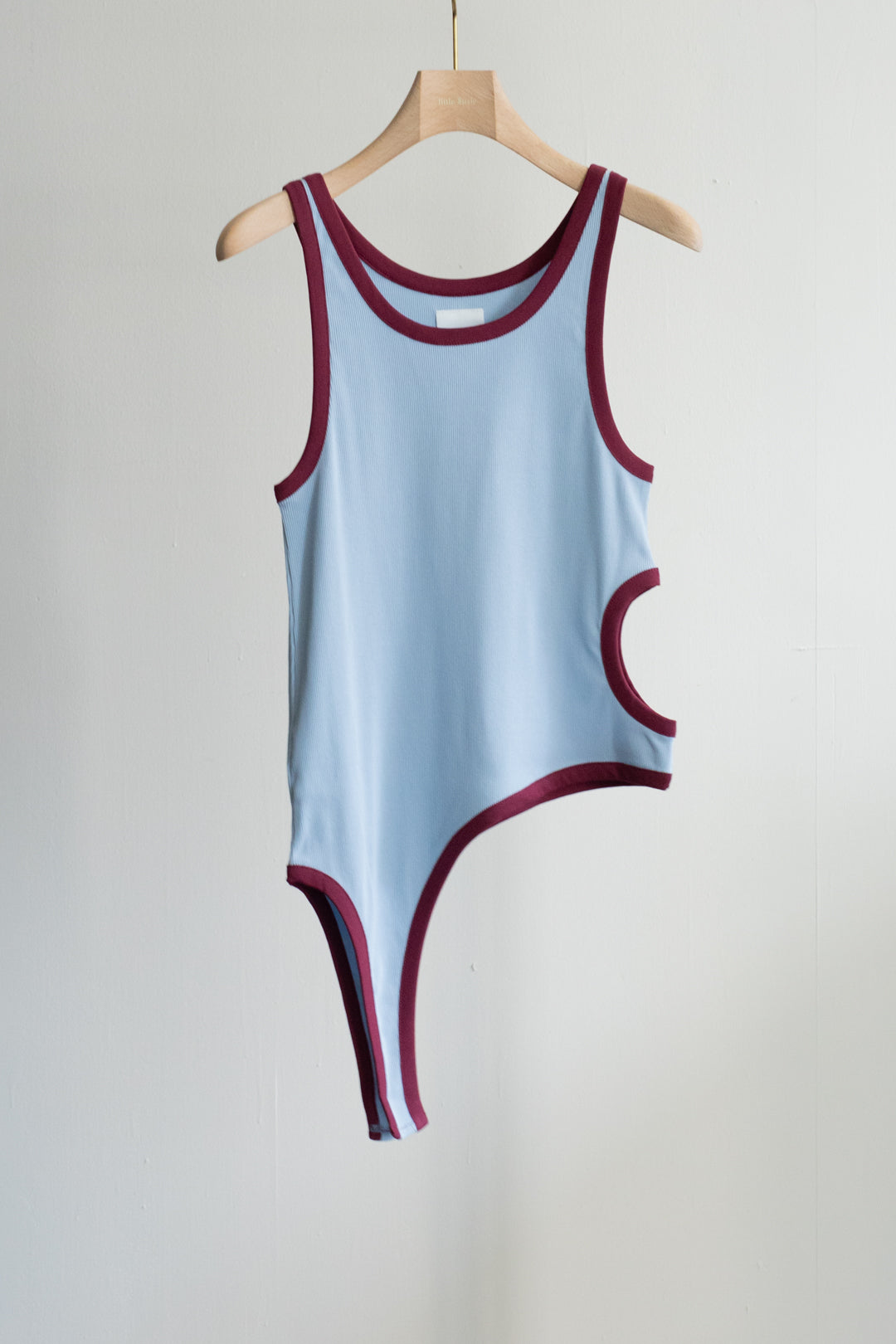 Asymmetric Cut Out Tank(ls42472T)