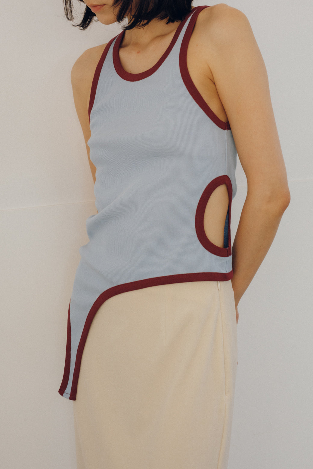 Asymmetric Cut Out Tank(ls42472T)