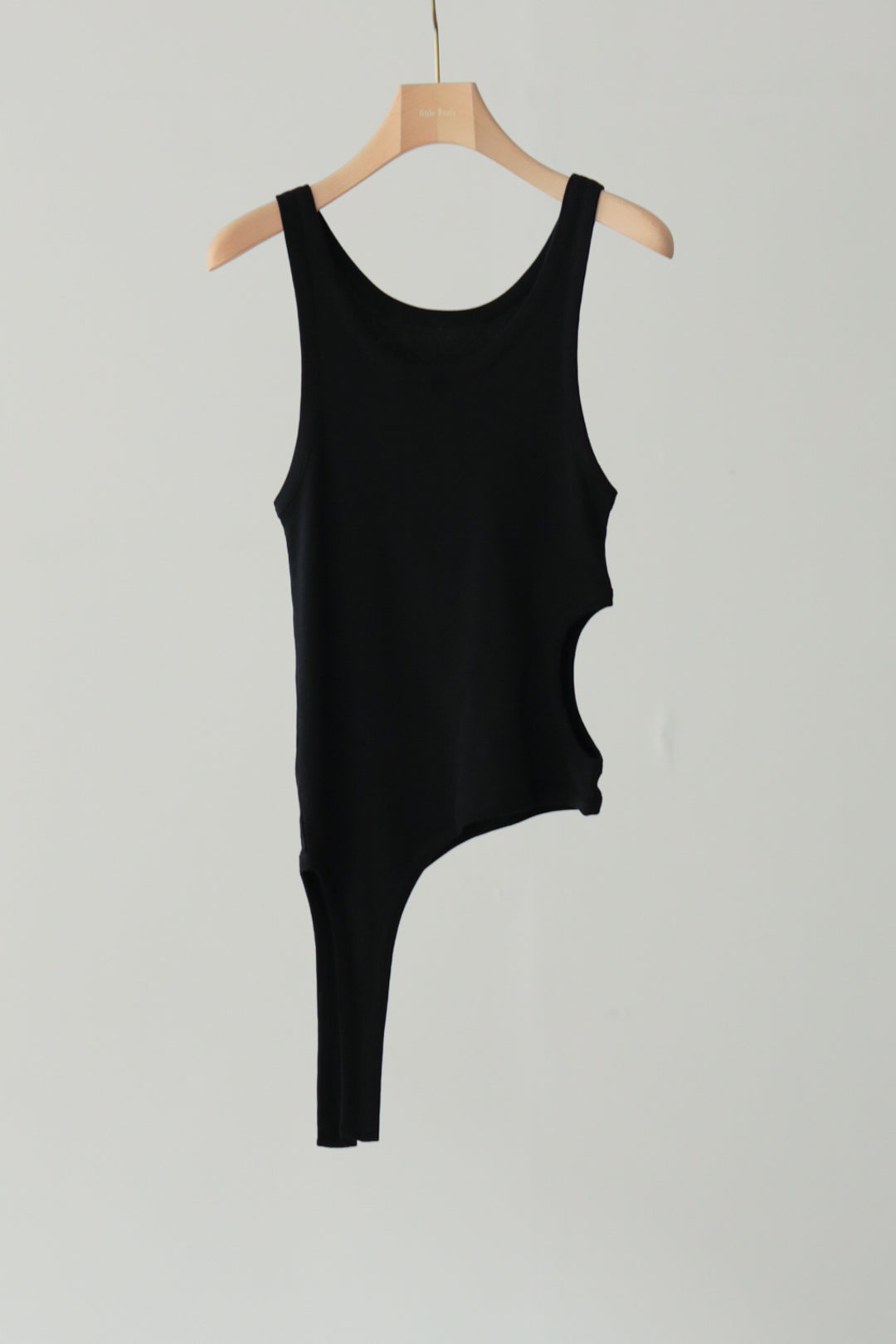 Asymmetric Cut Out Tank(ls42472T)