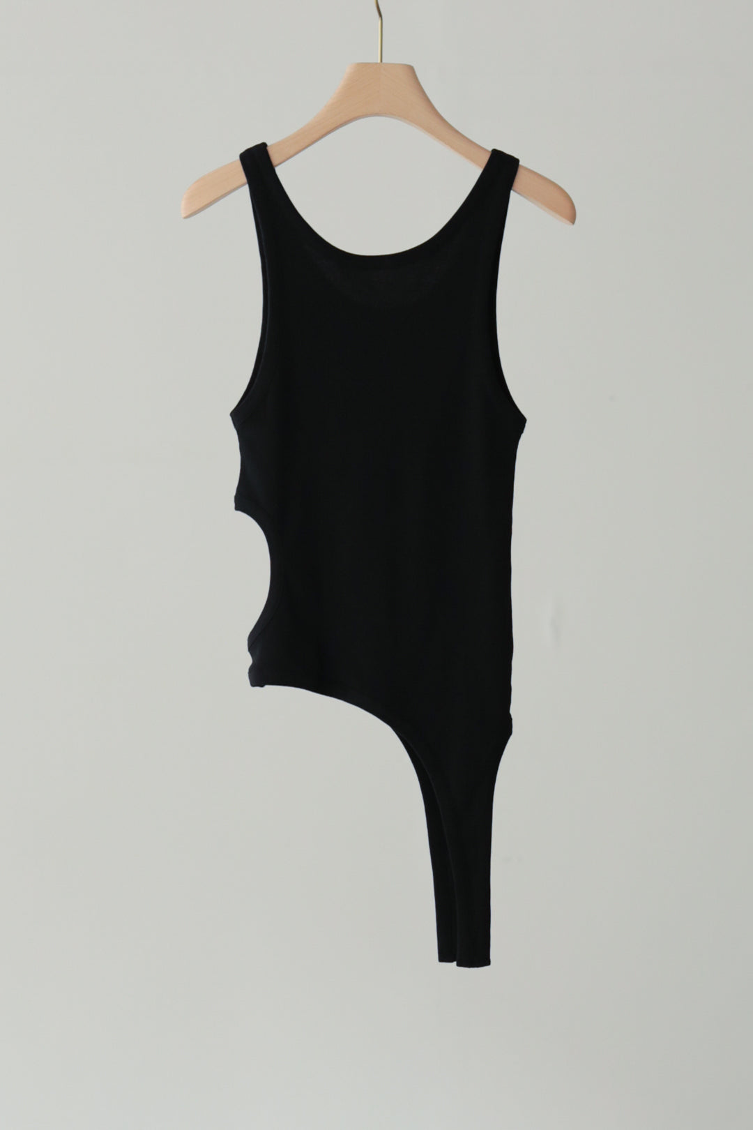Asymmetric Cut Out Tank(ls42472T)