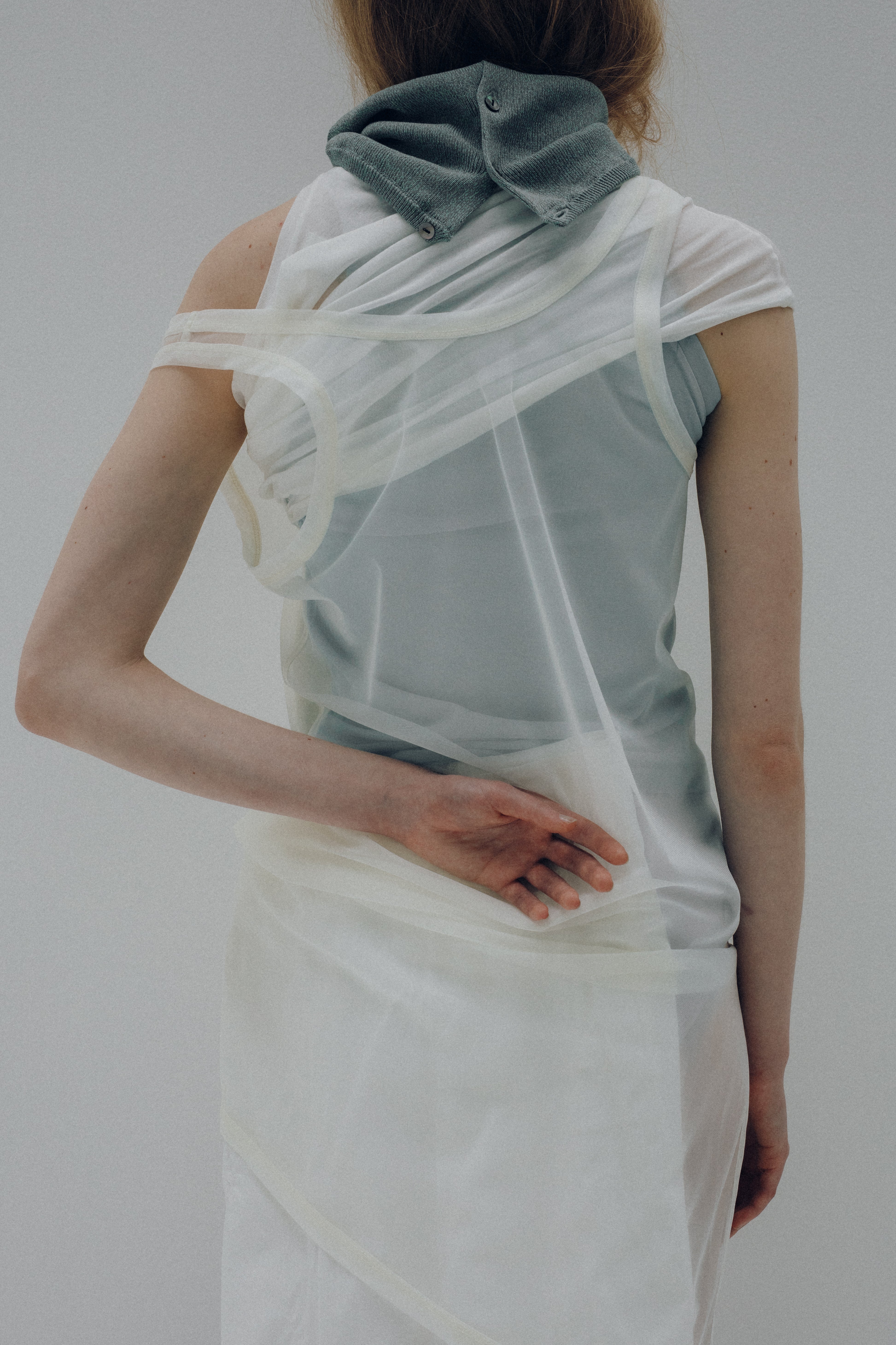 【Studio Doe】Sleeveless Side Slit Sheer Top(LD-259OVT44)