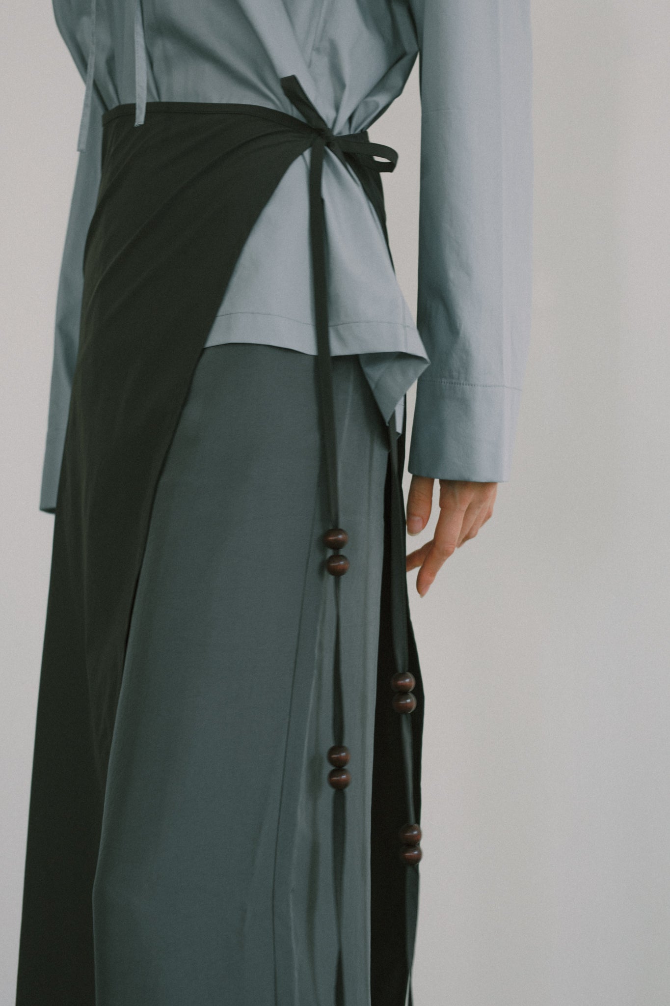 Water Side to Land Wrap Skirt With Bead Belt (ls72646S)