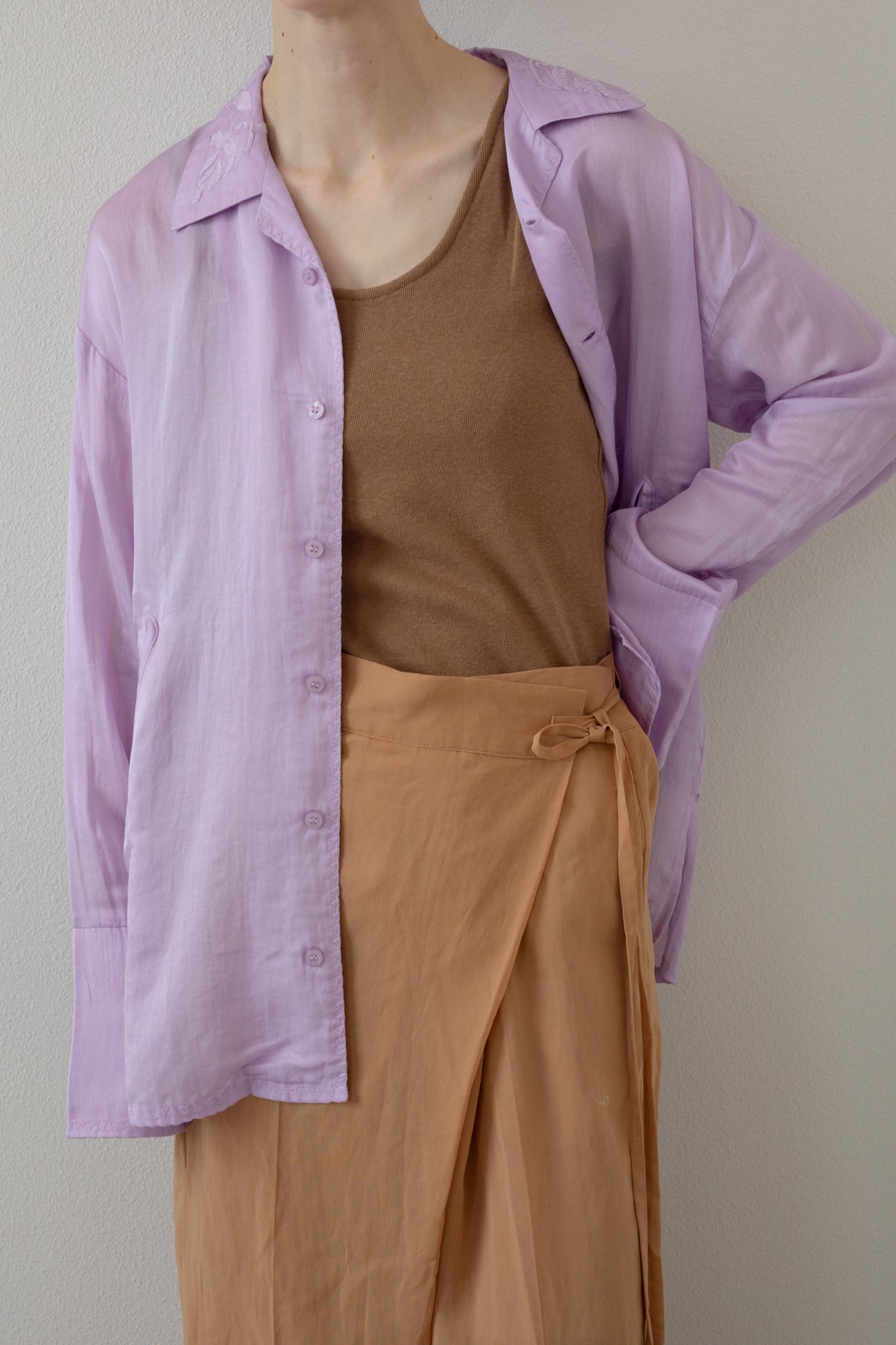 Cotton Silk Satin Embroidery Shirt (ls32344T)