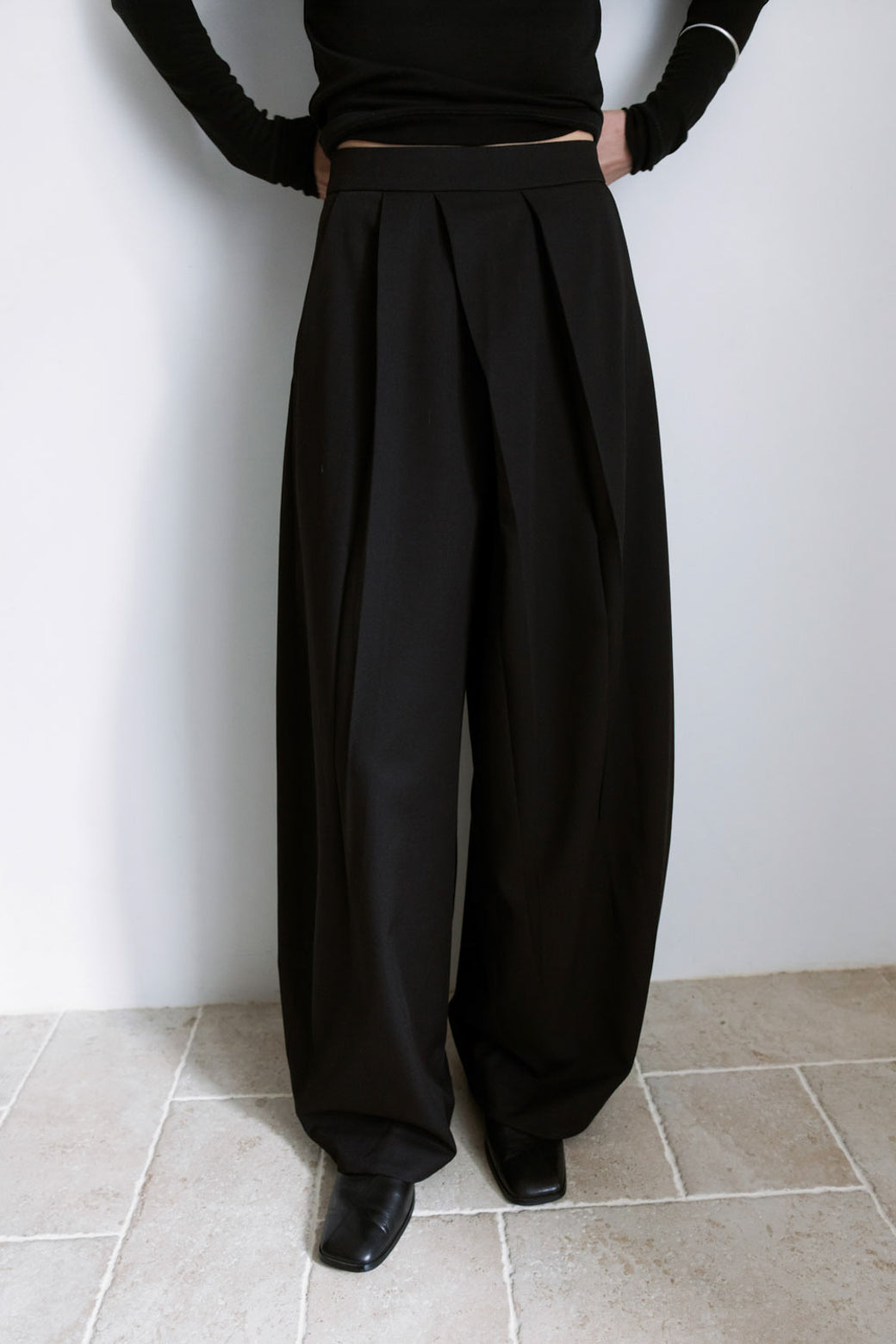 【Studio Doe】Diagonal Tuck Wide Pants(DN-25JODP05)