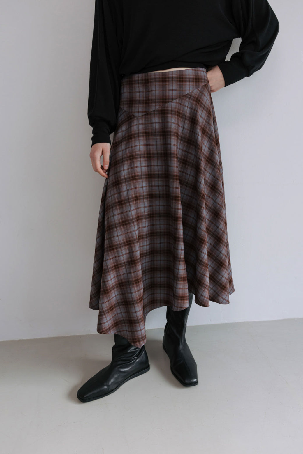【Studio Doe】Asymmetrical Plaid A-line Skirt(DN-261OLK32)
