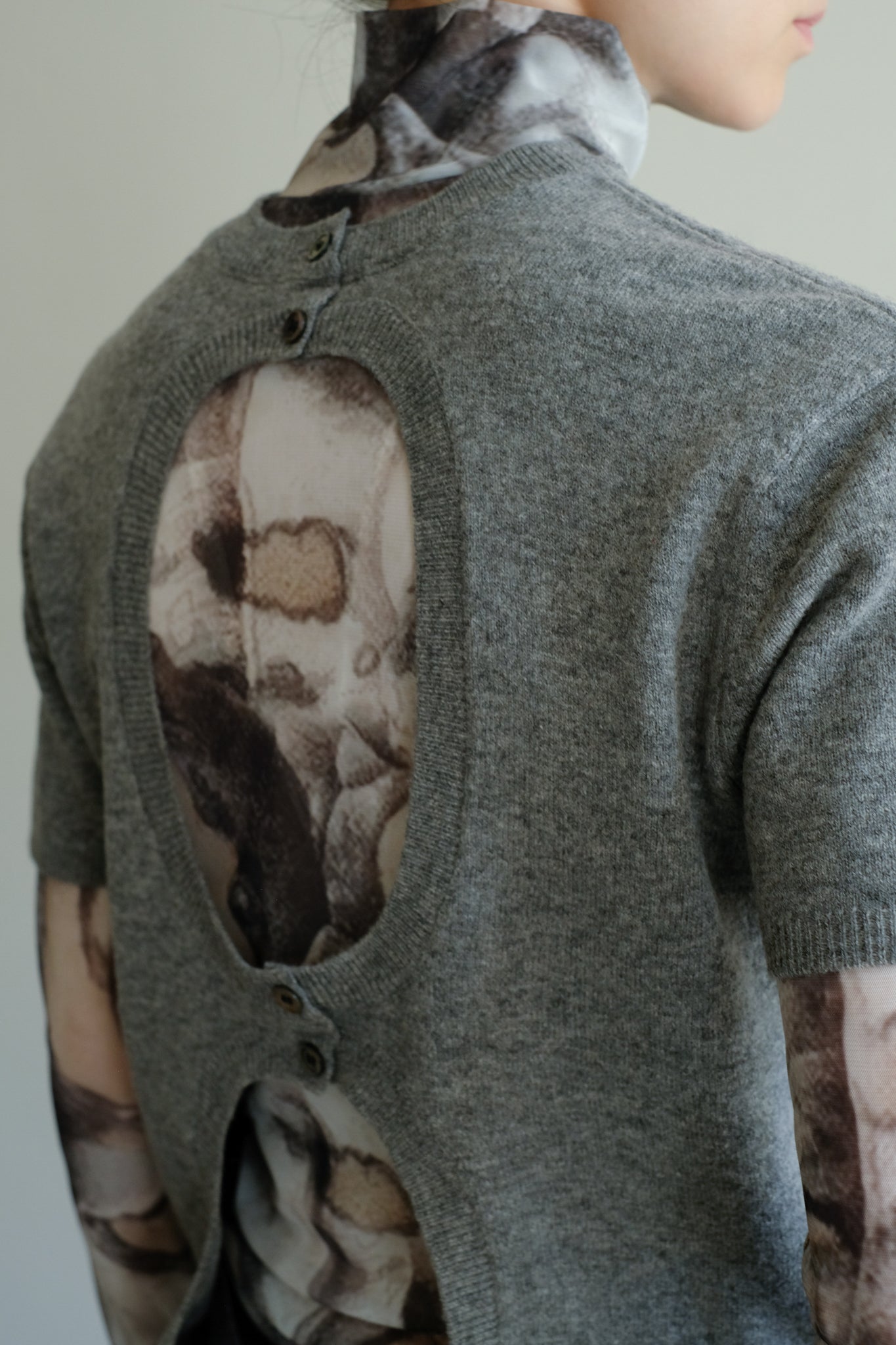 Extra Fine Merino Wool Back Open Short Sleeves Knit (ls44479K)