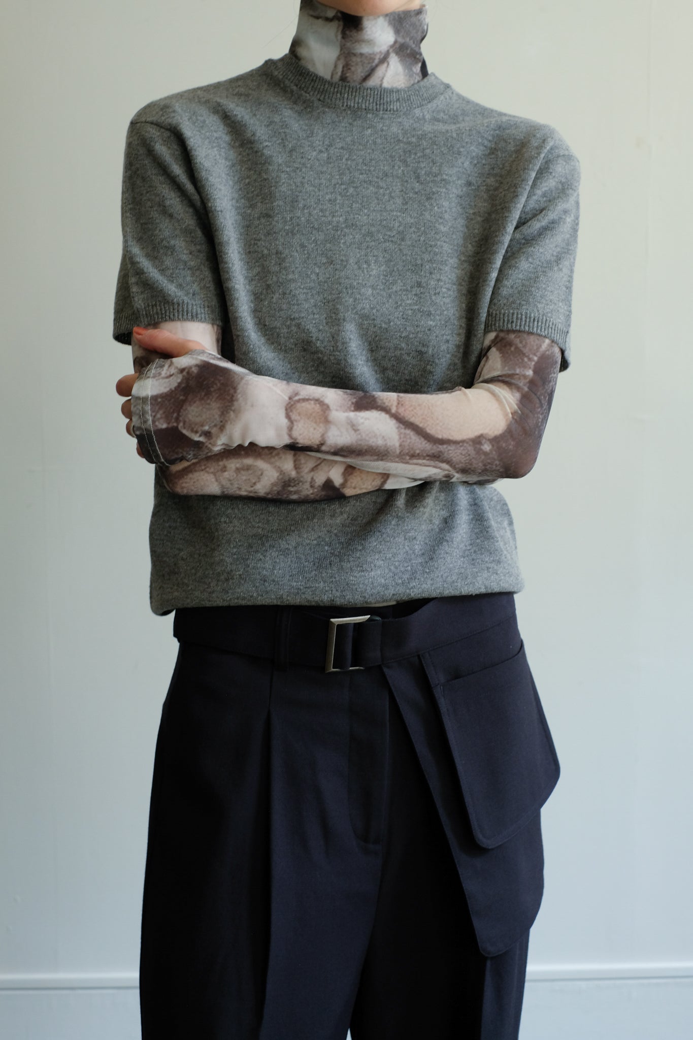 Extra Fine Merino Wool Back Open Short Sleeves Knit (ls44479K)