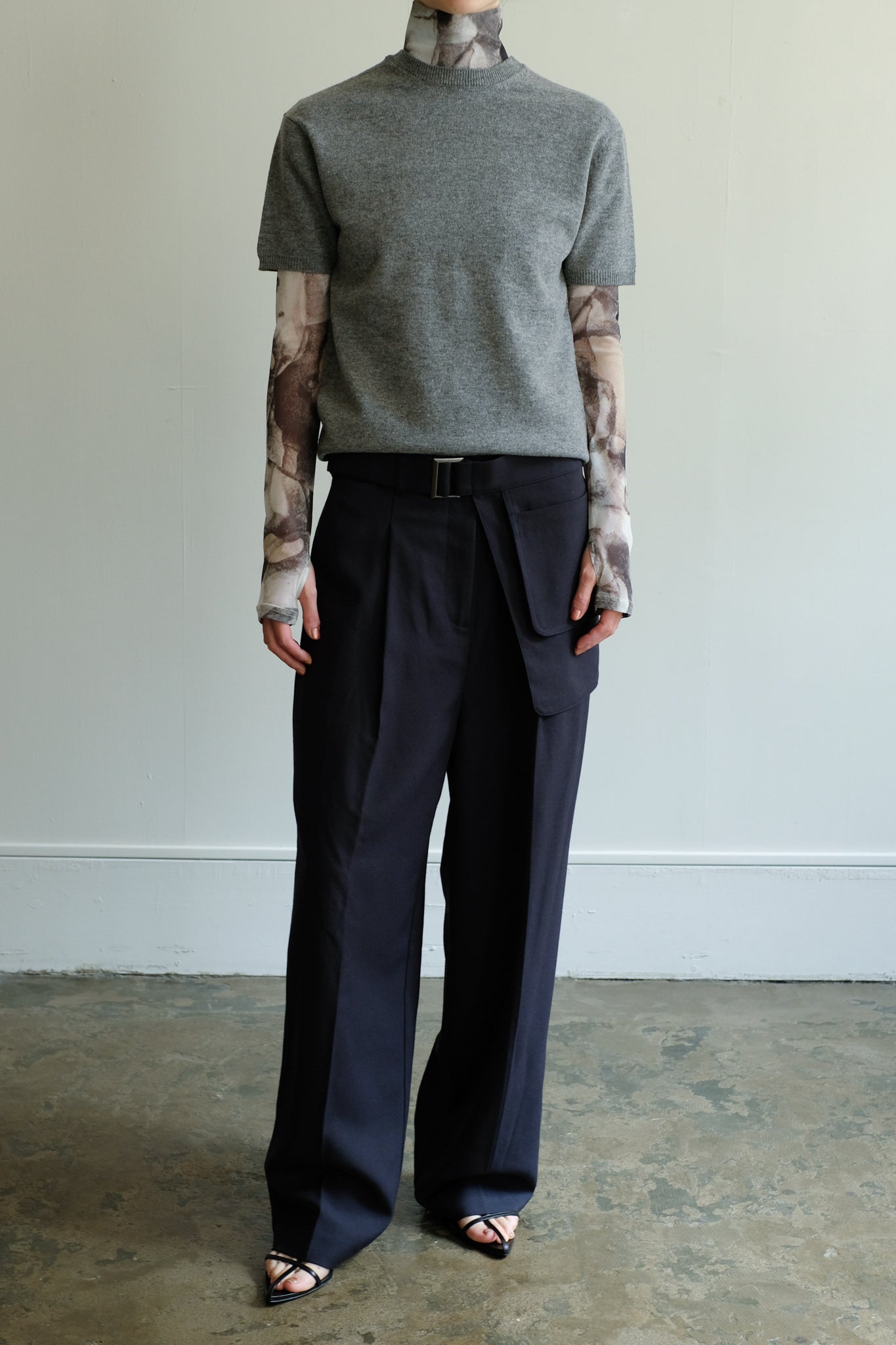 Extra Fine Merino Wool Back Open Short Sleeves Knit (ls44479K)
