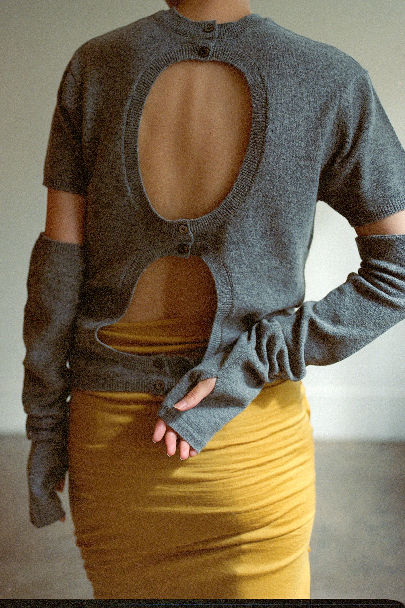 Extra Fine Merino Wool Back Open Short Sleeves Knit (ls44479K)