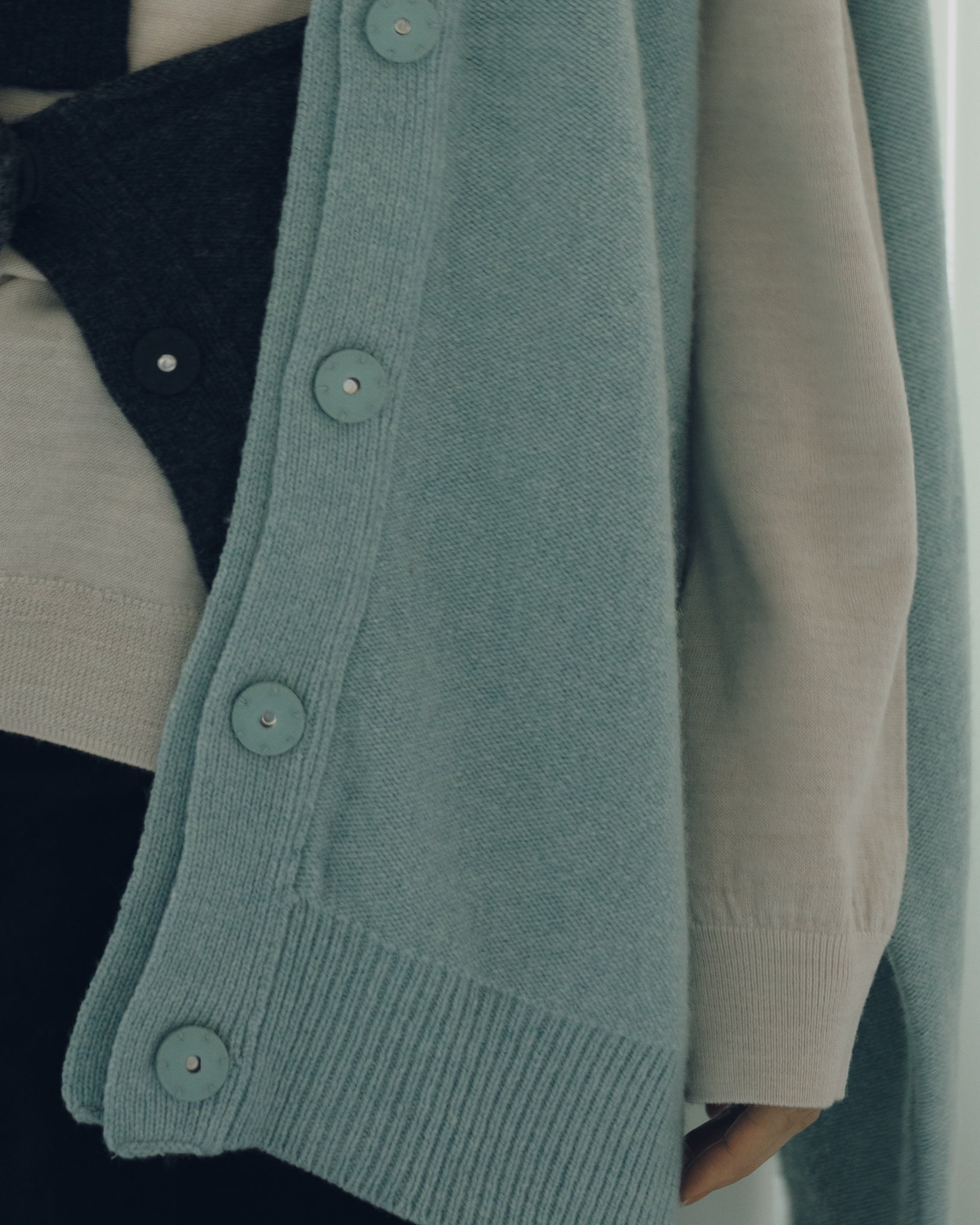 Extra Fine Merino Wool  Cut Out Knit Cardigan (ls54542K)