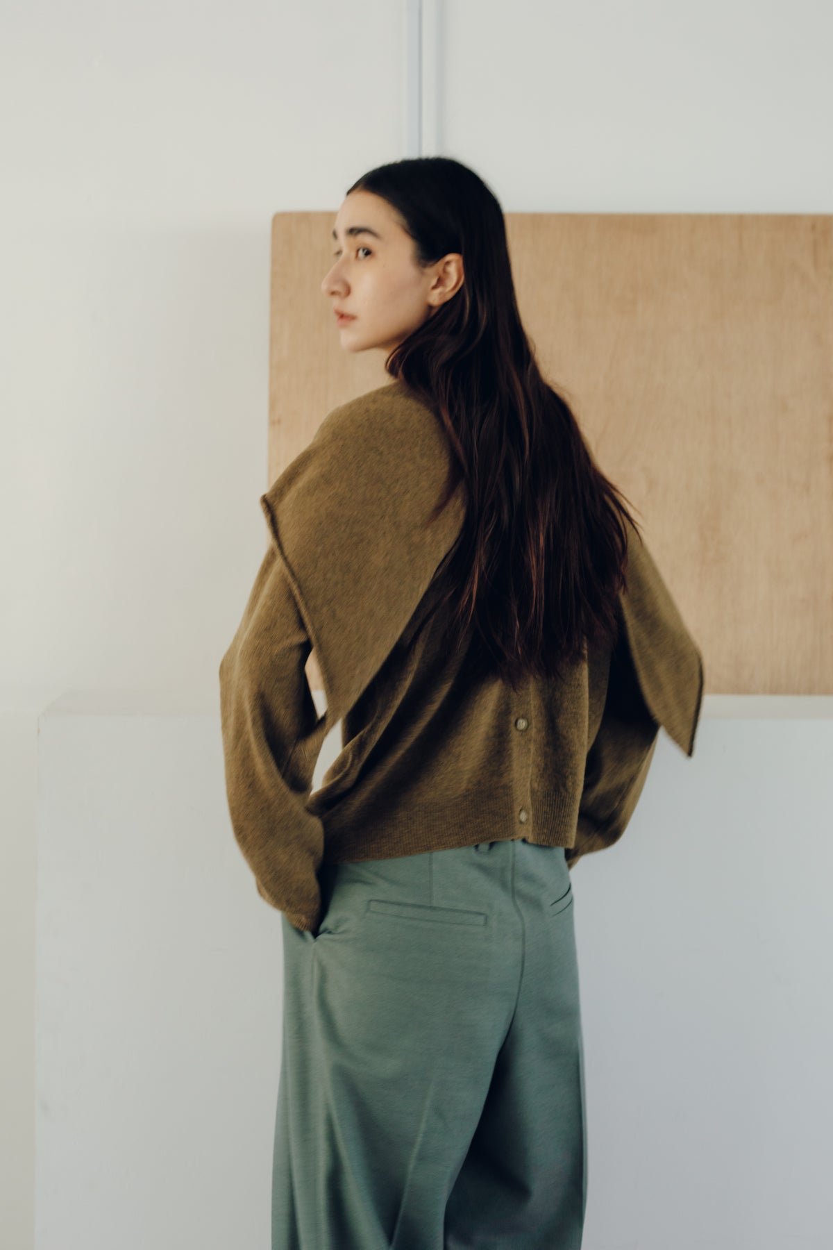 【展示会/後】Extra Fine Merino Big Collar 2WAY Knit Top (ls64605K) ¥45,100-