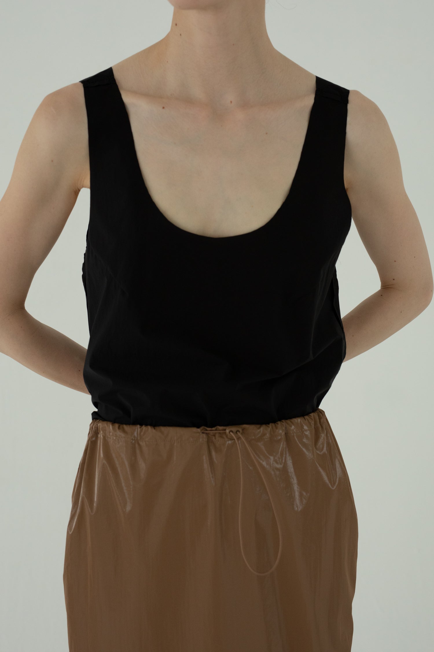 【展示会/後】Nylon Stretch Taffeta Seam Tank (ls62571T) ¥18,700