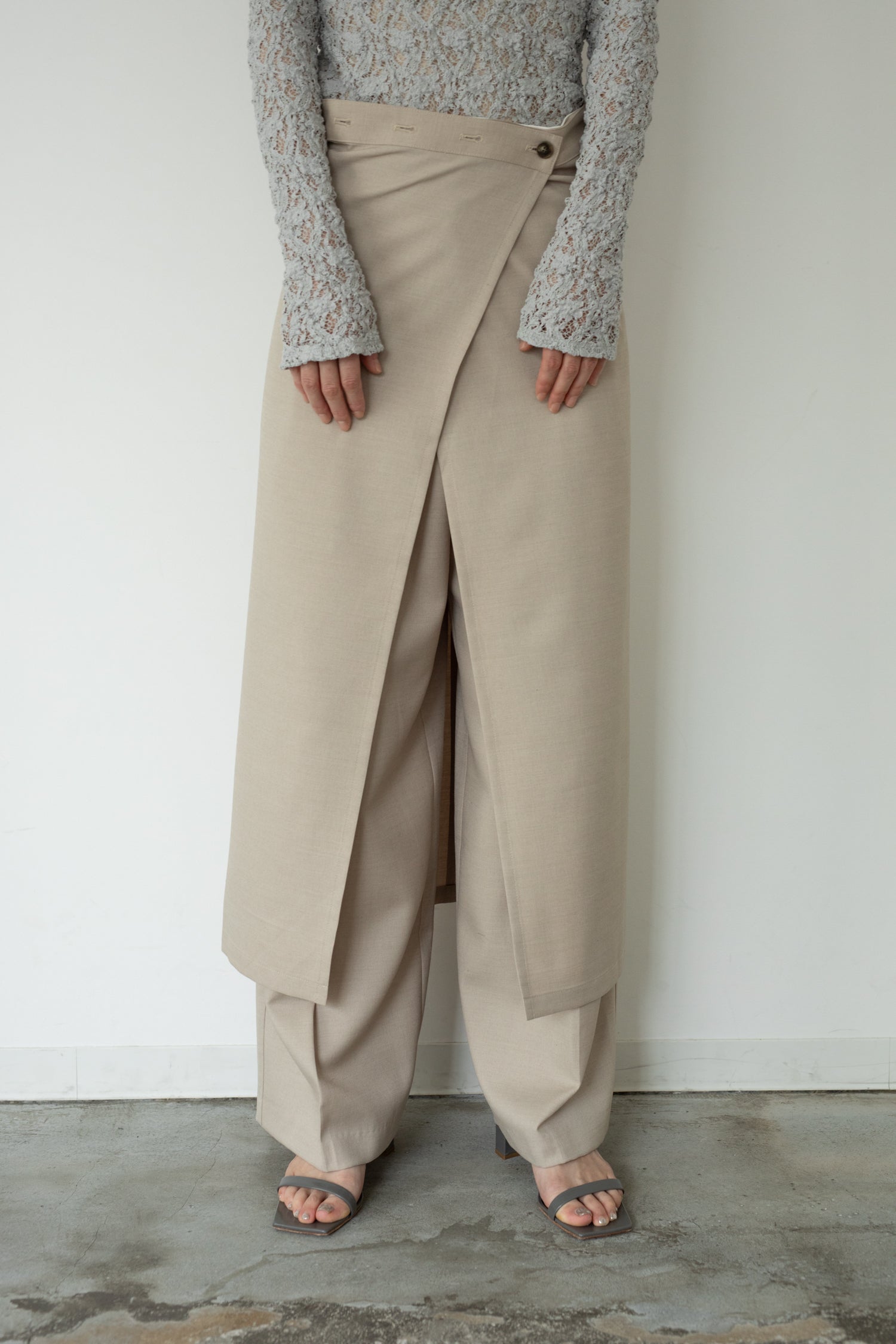 【展示会/後】Wool Mix Hip Huggers Tucked Wide Slacks (ls62586P) ¥36,300-