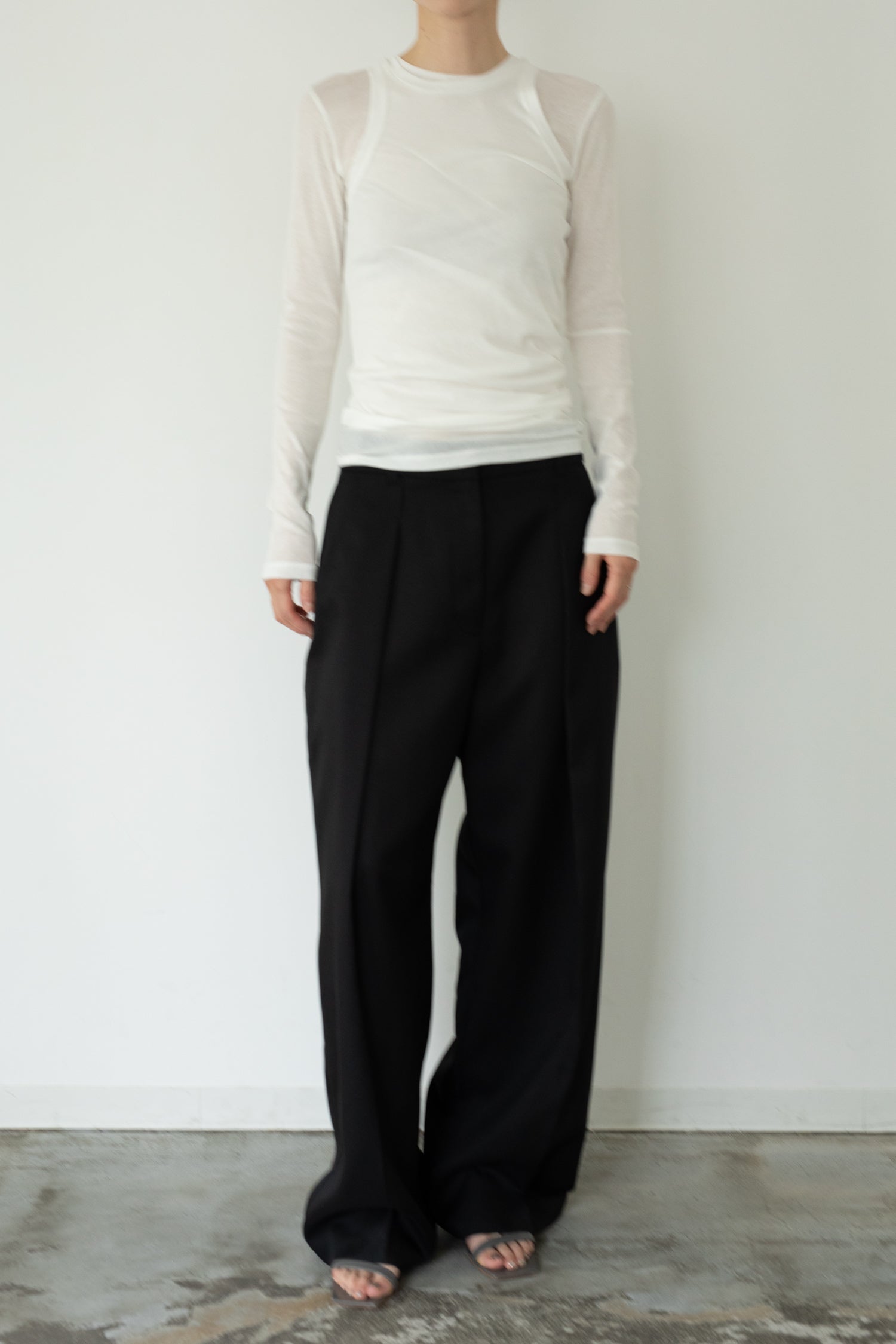 【展示会/後】Wool Mix Hip Huggers Tucked Wide Slacks (ls62586P) ¥36,300-