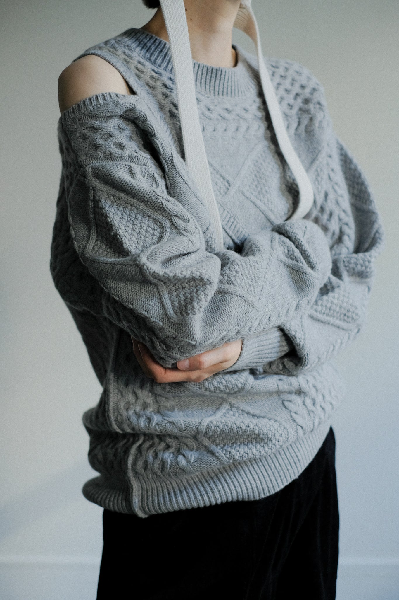 Cut Out Shoulder Cable Knit (ls073)