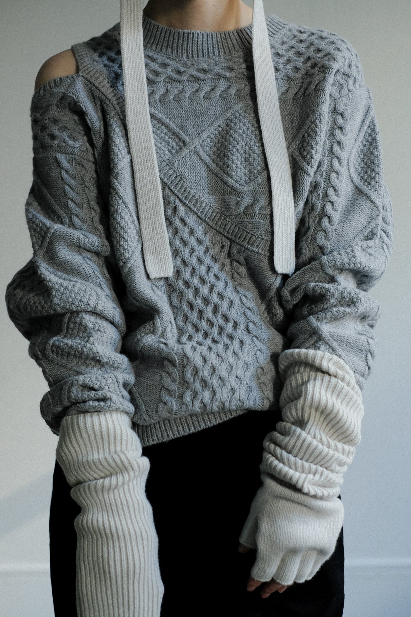 Cut Out Shoulder Cable Knit (ls073)