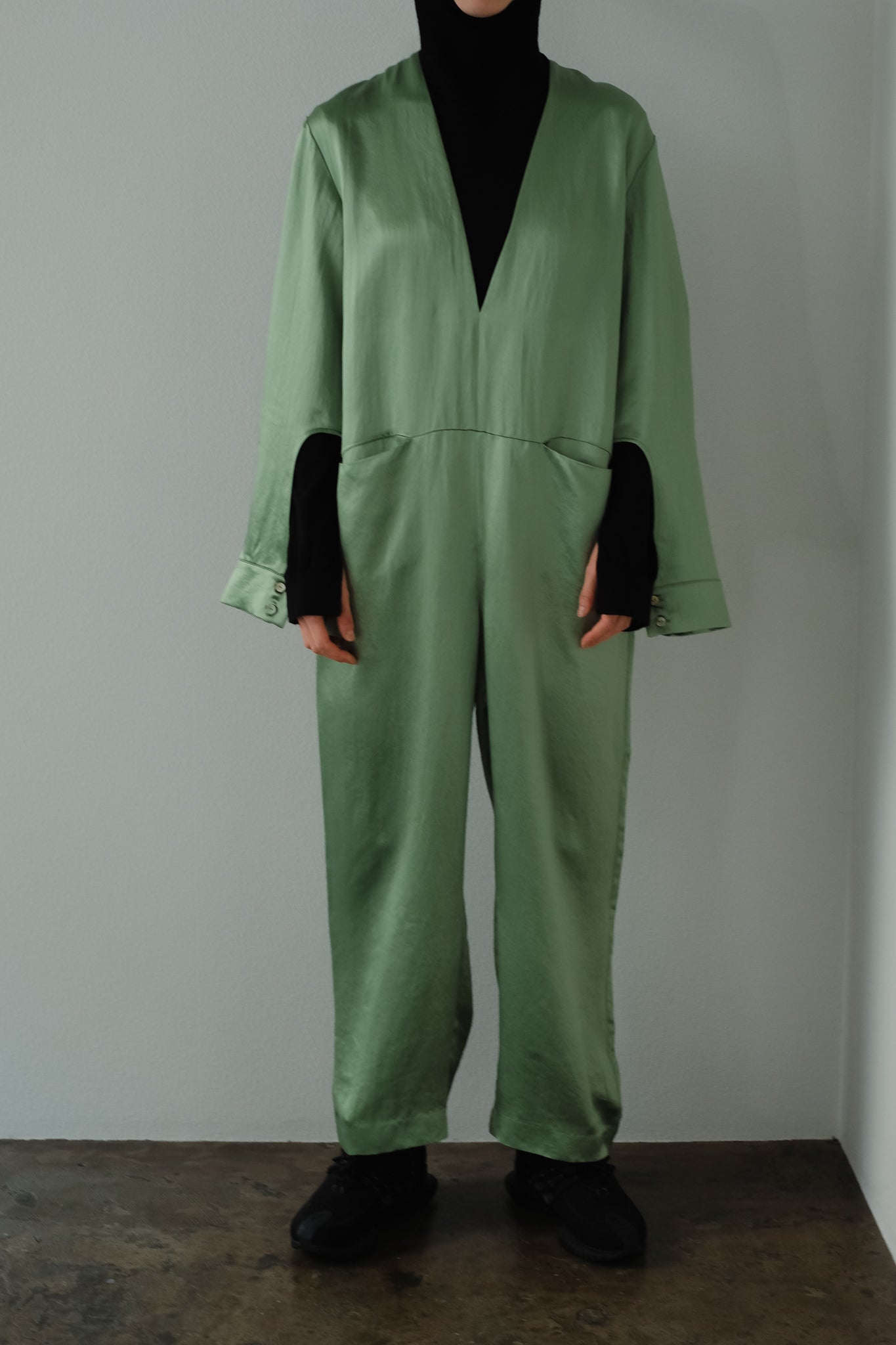 Heavy Satin Deep-V Jumpsuit (ls24318P)