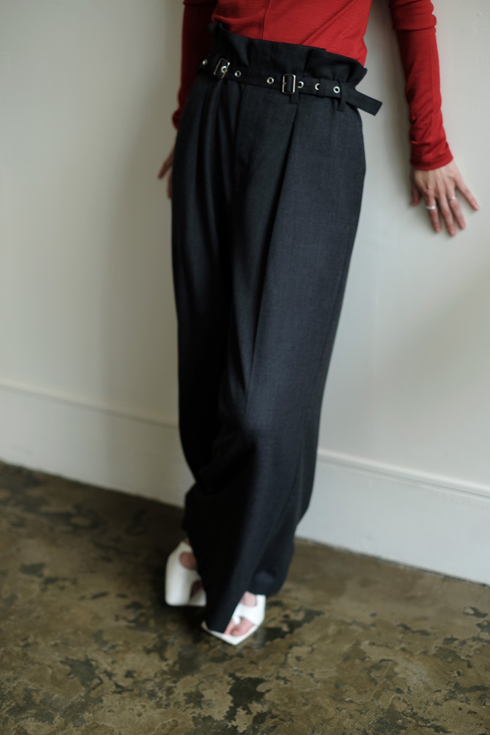 Wool Viscose Belted Buggy Tuck Pants (ls24337P)