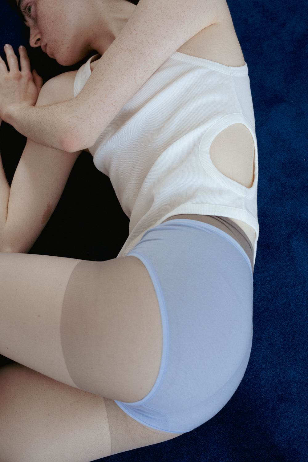 Asymmetric Cut Out Tank（ls42472T）