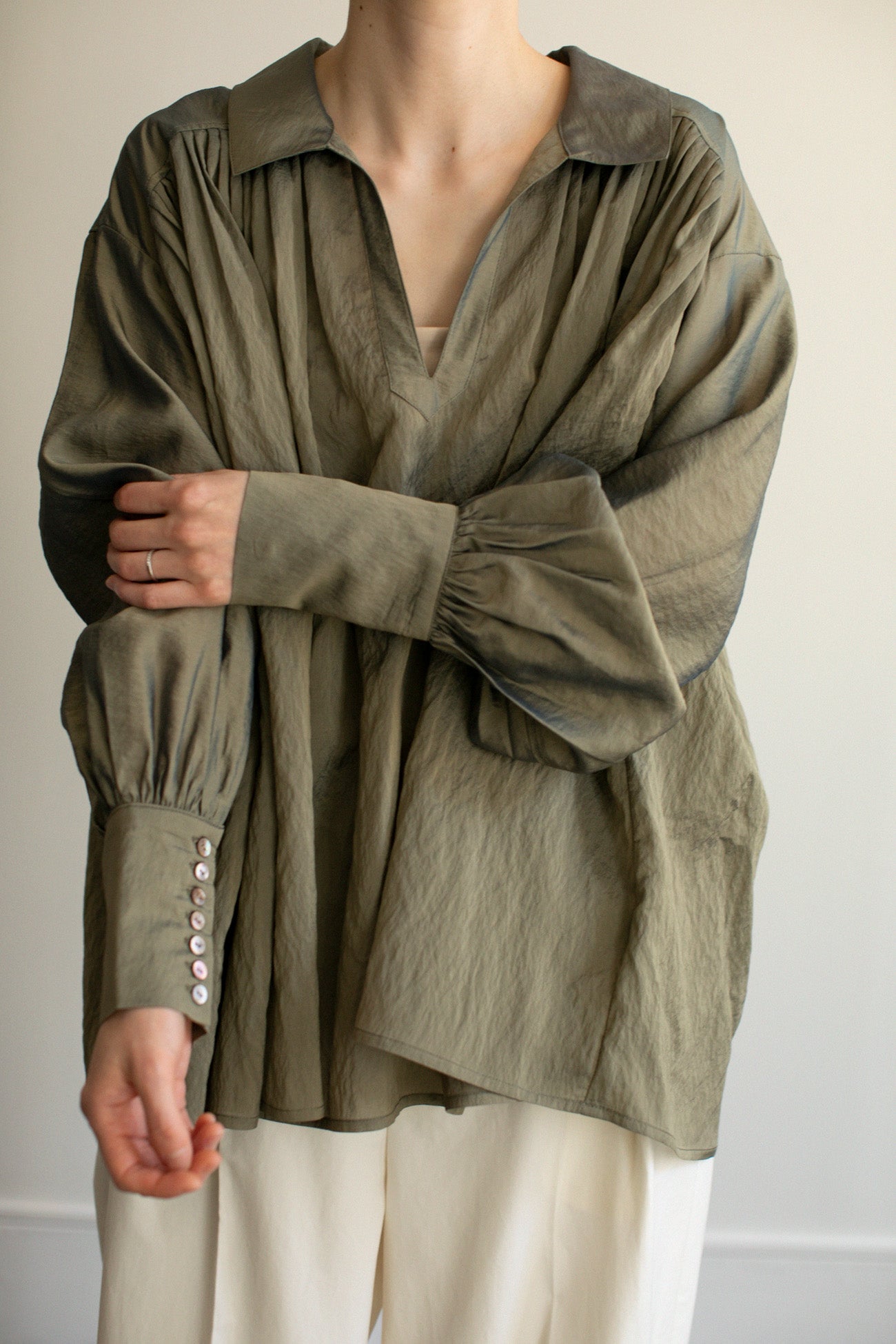 Chambray Organdie Pleated Blouse（ls22275T）