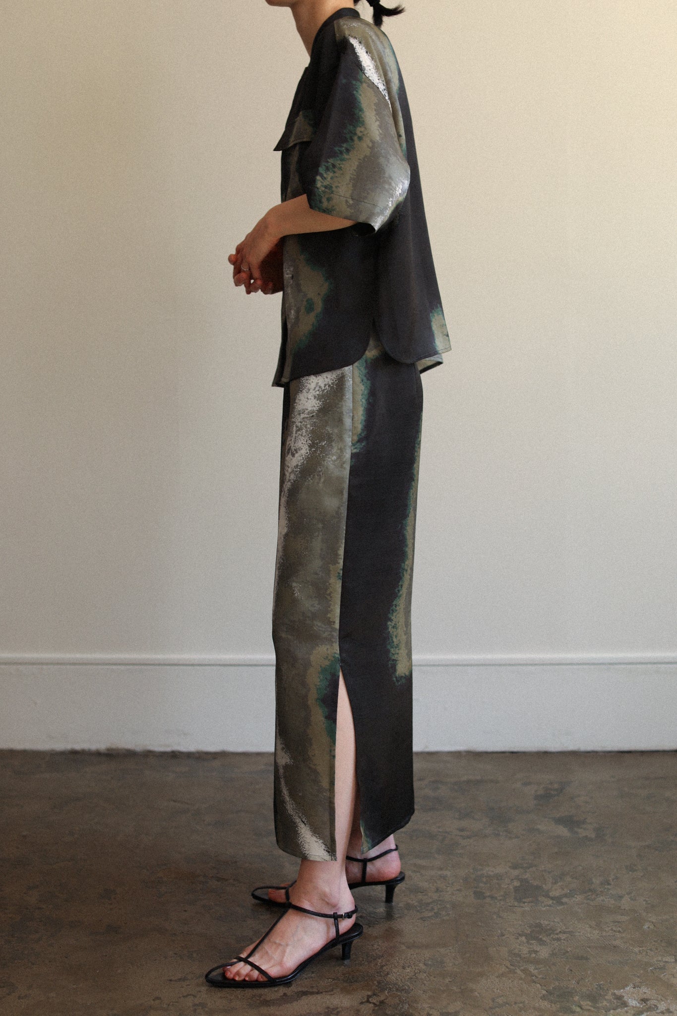 Earth Print Stand Collar Shirt（ls22282T）