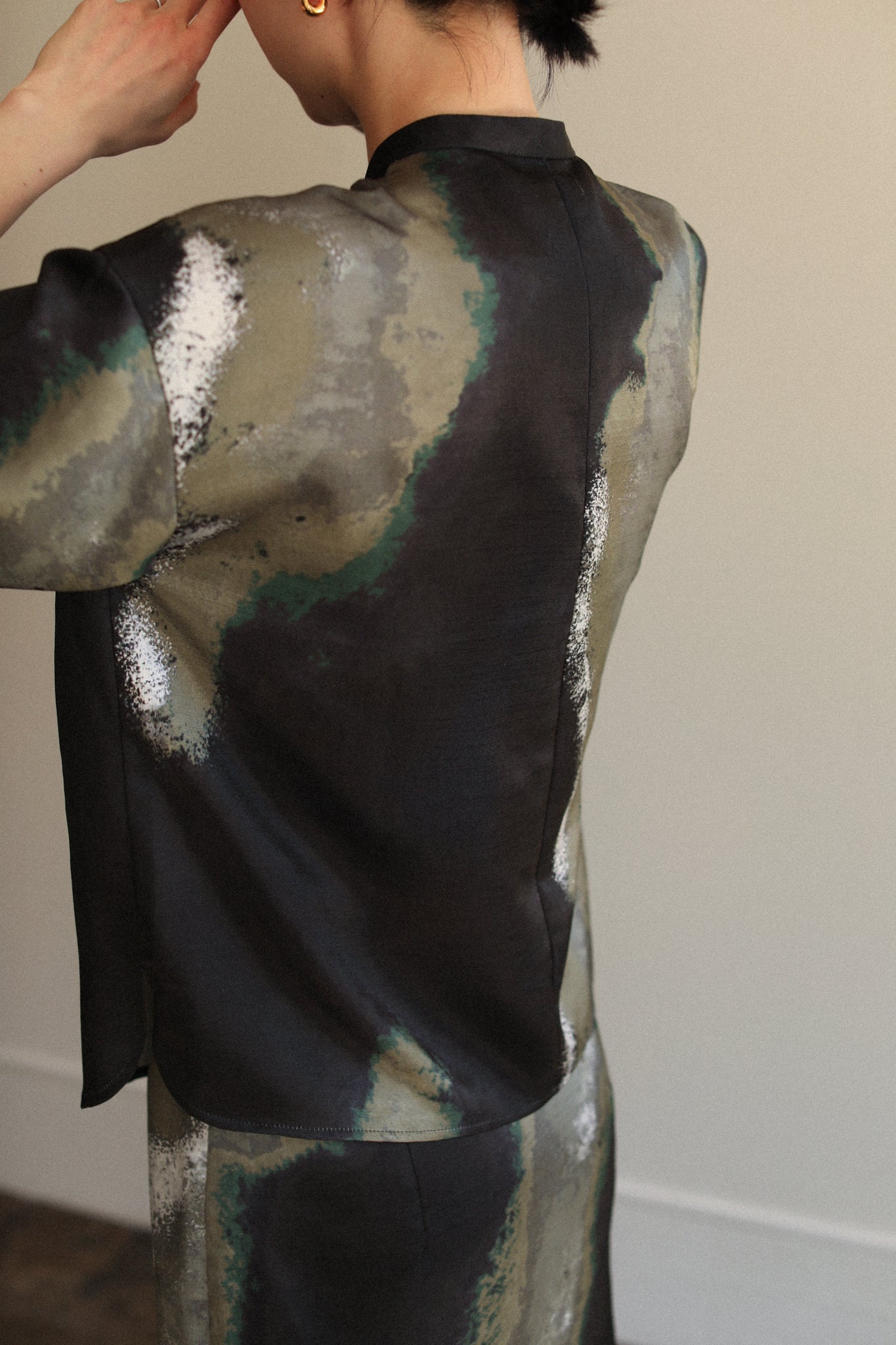 Earth Print Stand Collar Shirt（ls22282T）