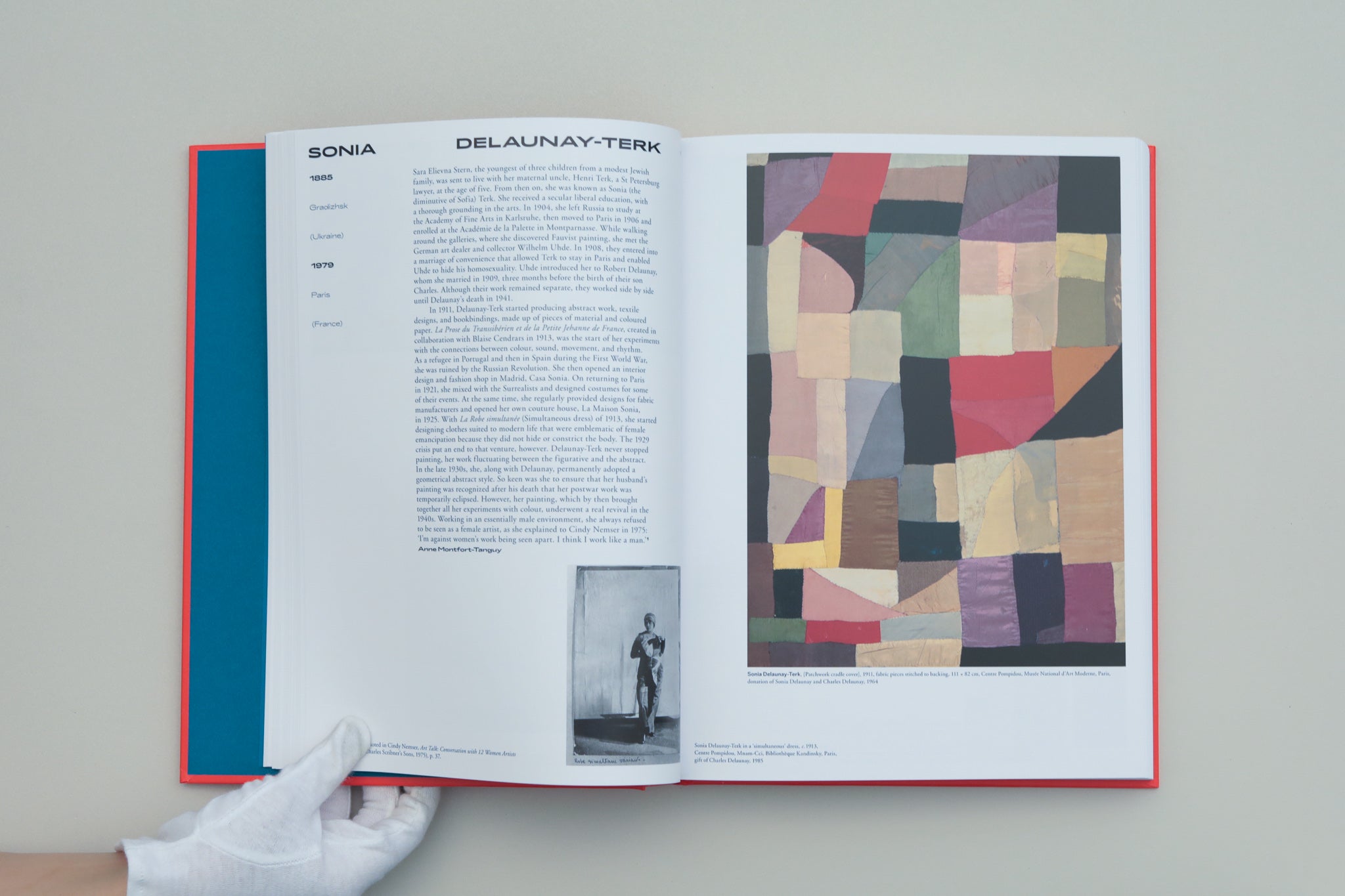 Women in Abstraction by Christine Macel and Karolina Lewandowska