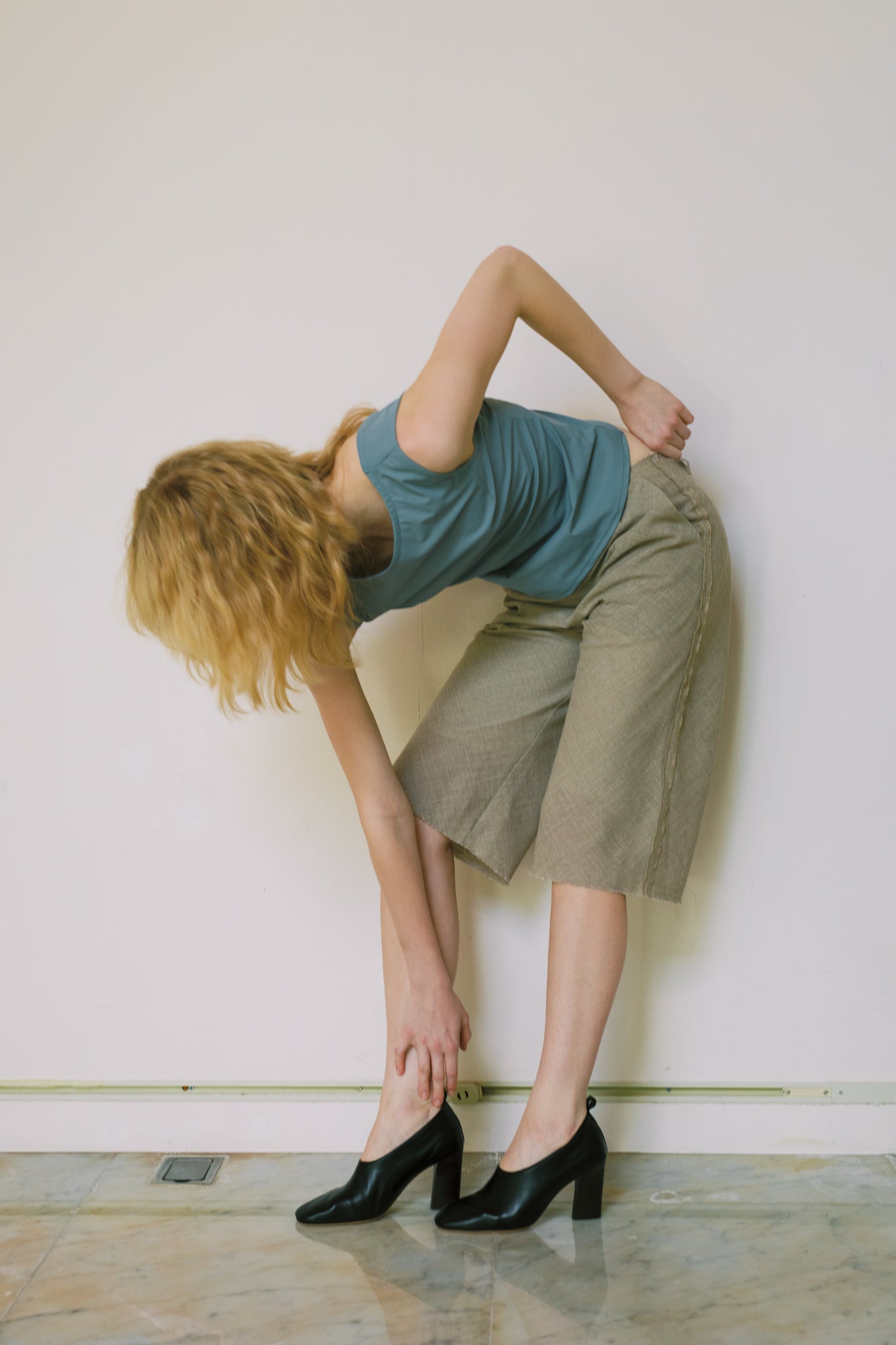 Linen Like PL Unhemmed Hip Hugger Half Pants (ls72655P)