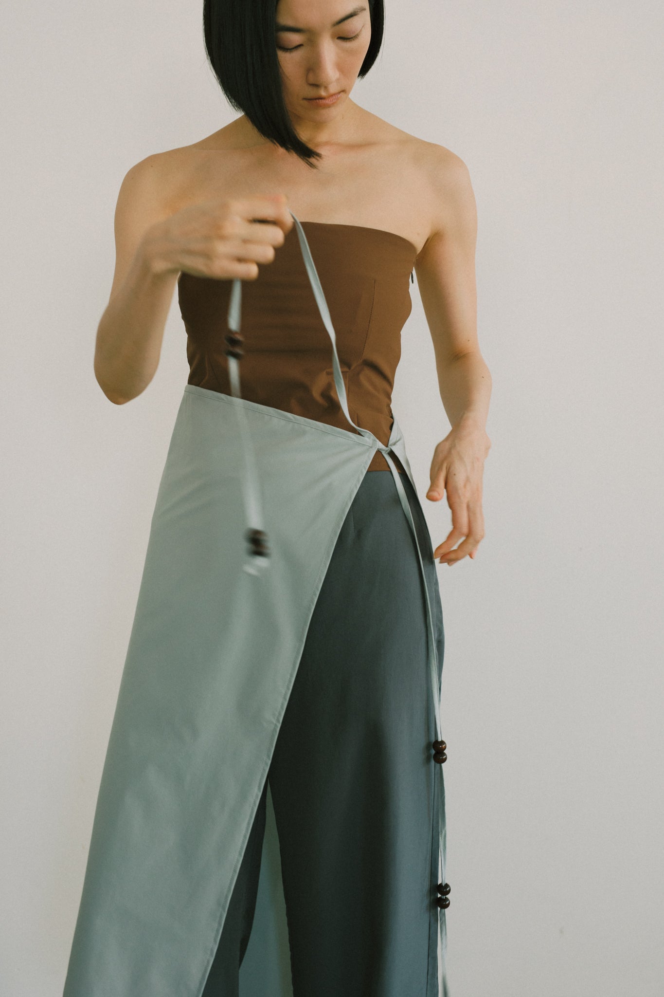 Water Side to Land Wrap Skirt With Bead Belt (ls72646S)