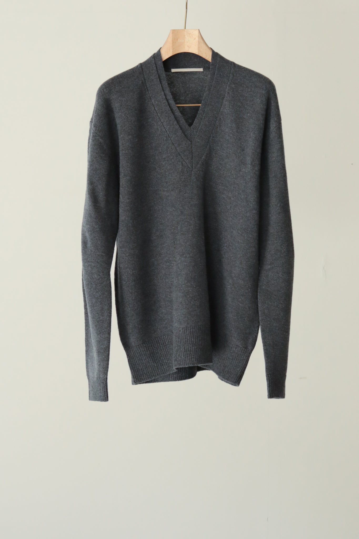 Extra Fine Merino Wool Double V Collar Knit（ls34398K）