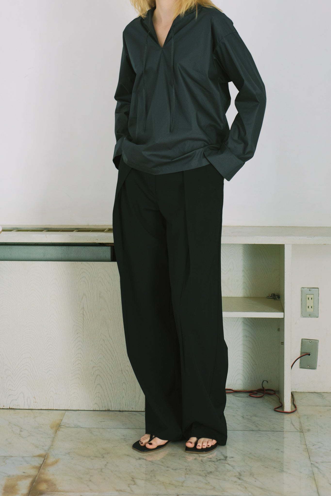 Wool Mix Gabardine Hip Hugger Tucked Wide Slacks (ls72638P)