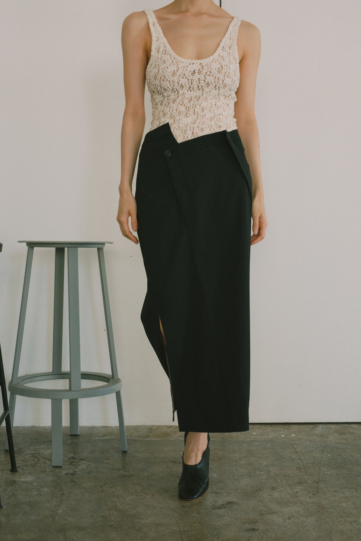 Wool Mix Gabardine Spiral Seam Skirt (ls72637S)