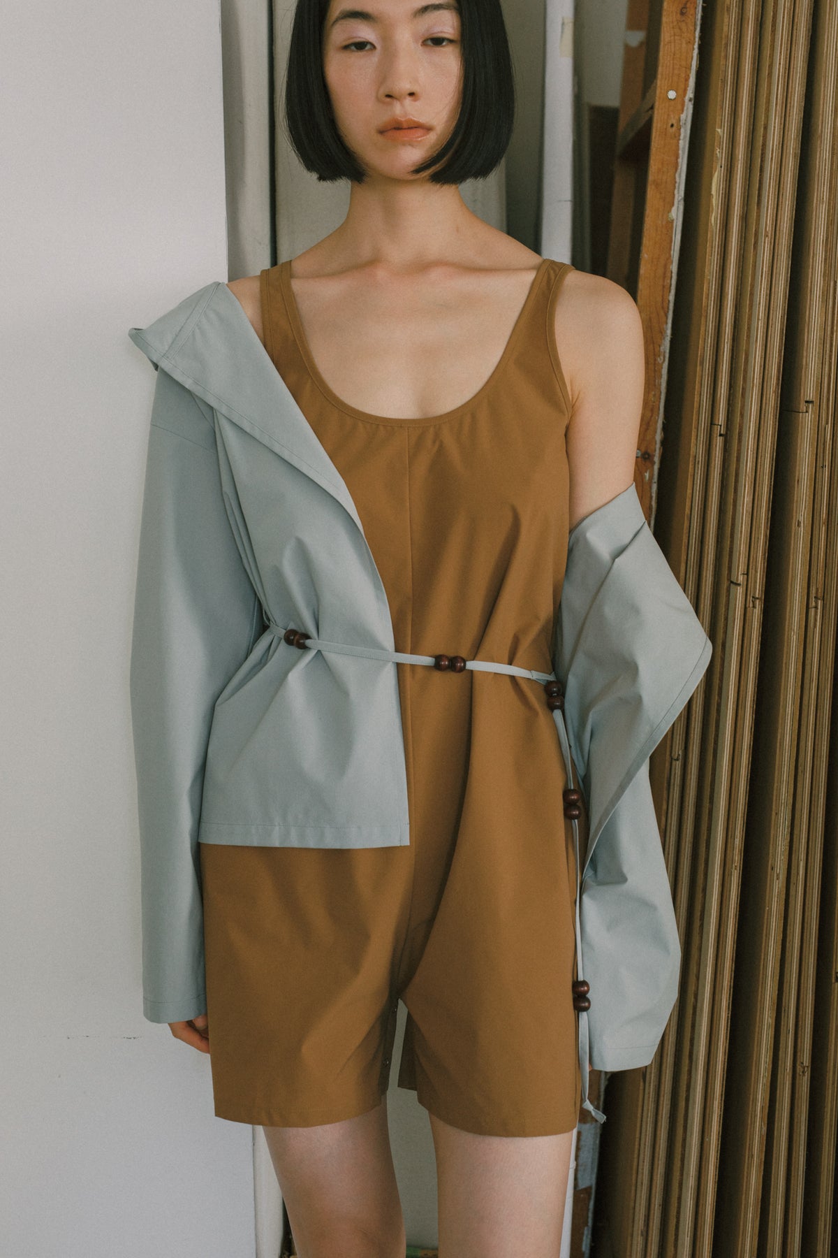 Water Side to Land Hoodie With Bead Belt (ls72648J)