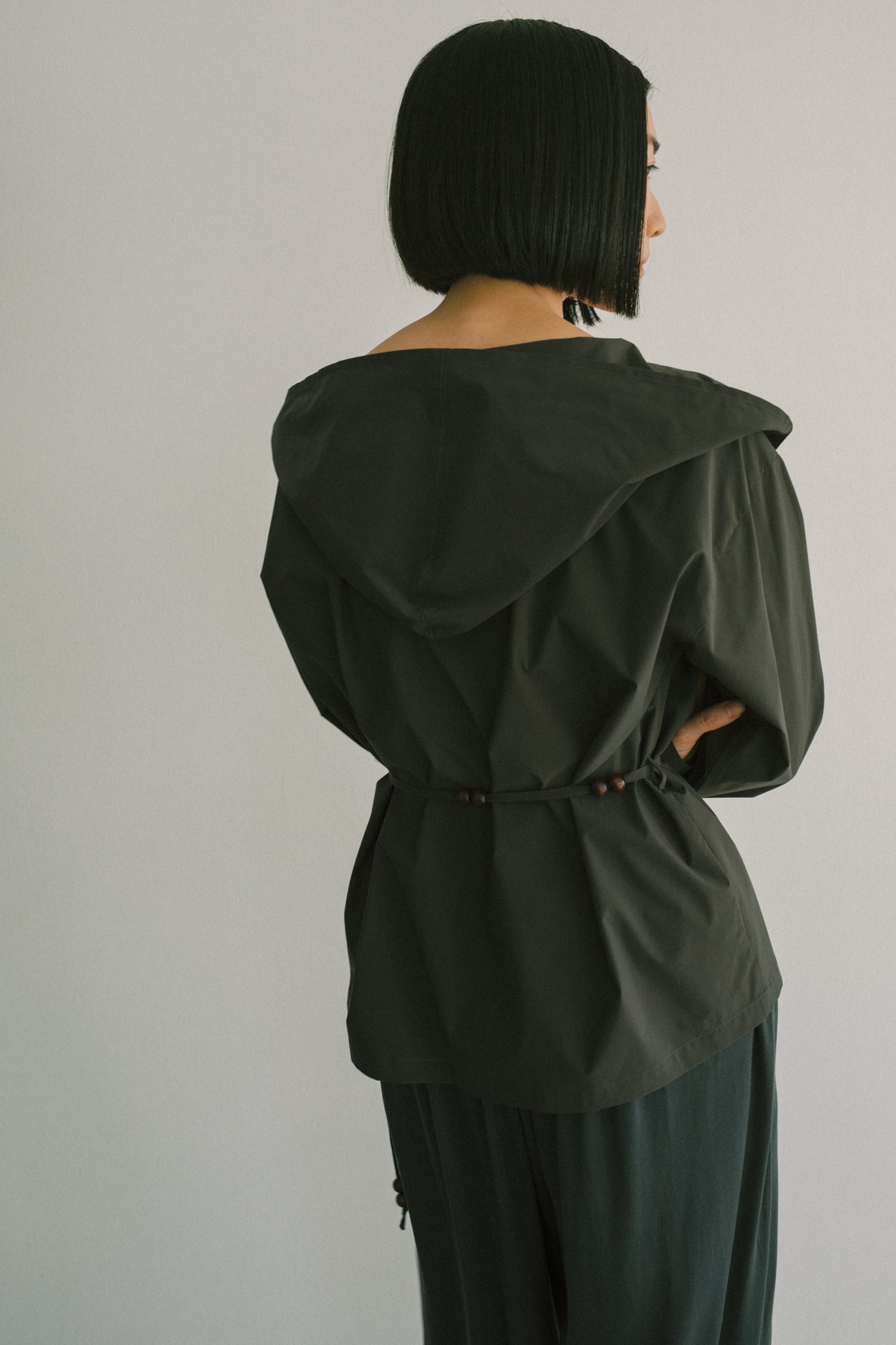 Water Side to Land Hoodie With Bead Belt (ls72648J)