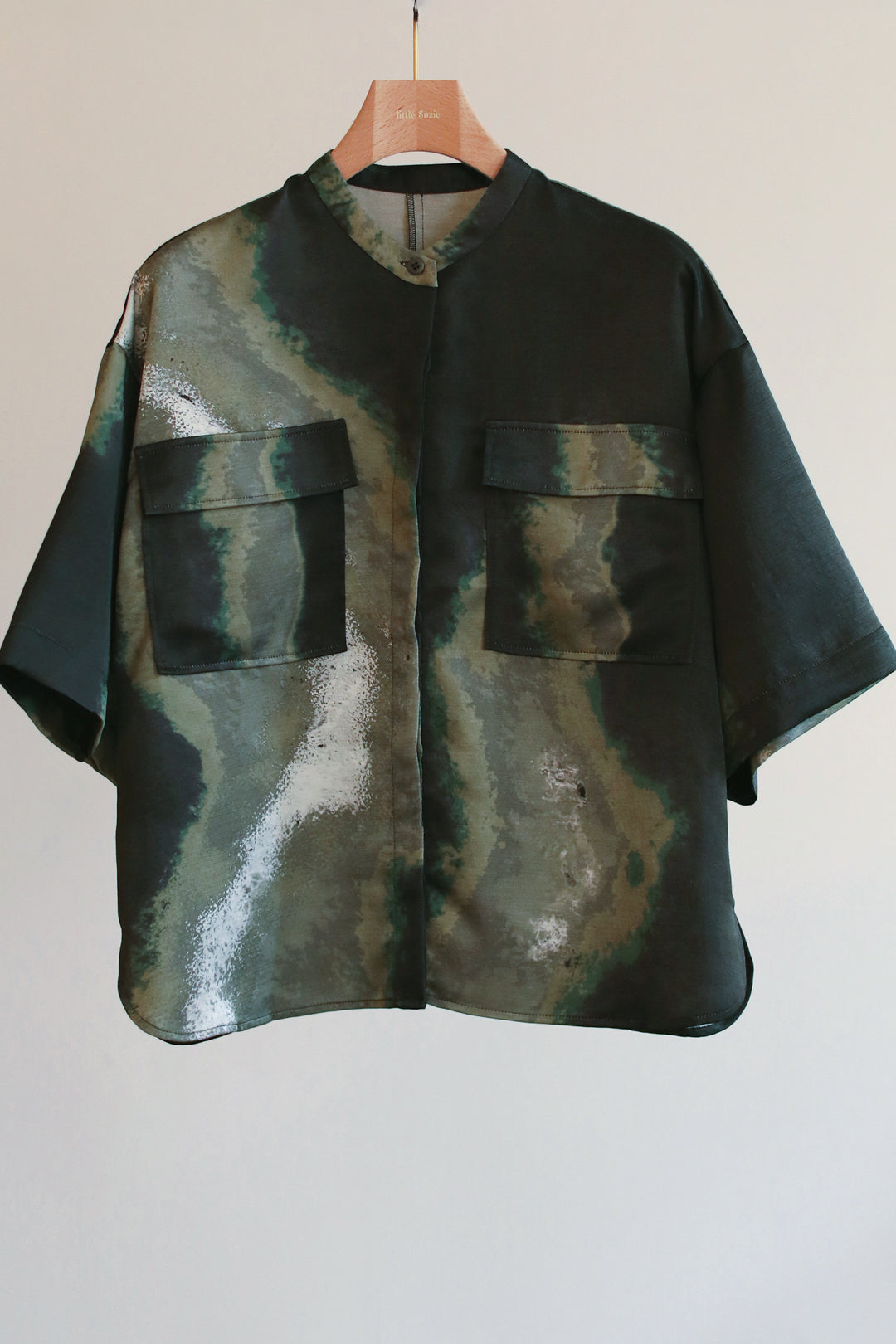 Earth Print Stand Collar Shirt（ls22282T）