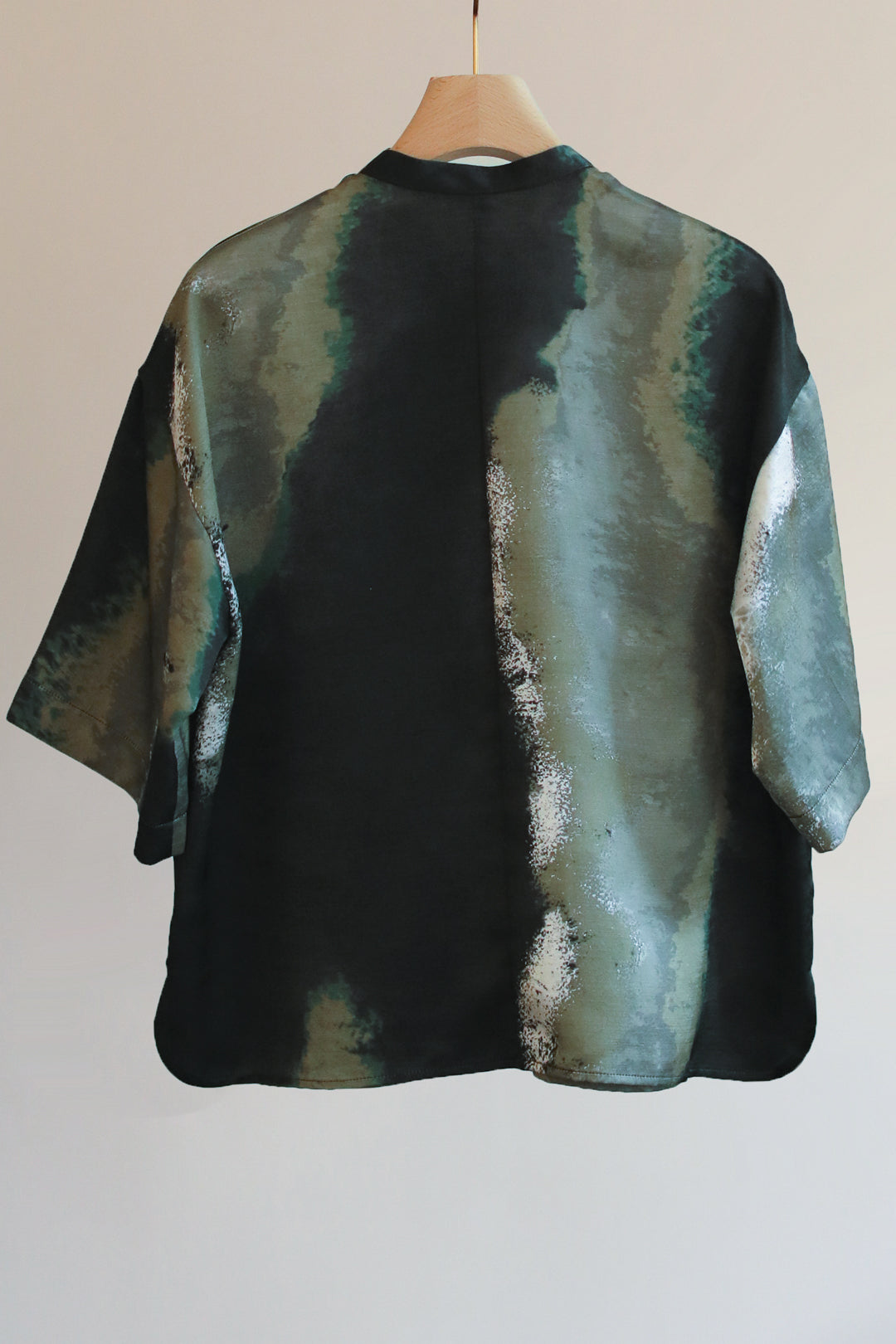 Earth Print Stand Collar Shirt（ls22282T）