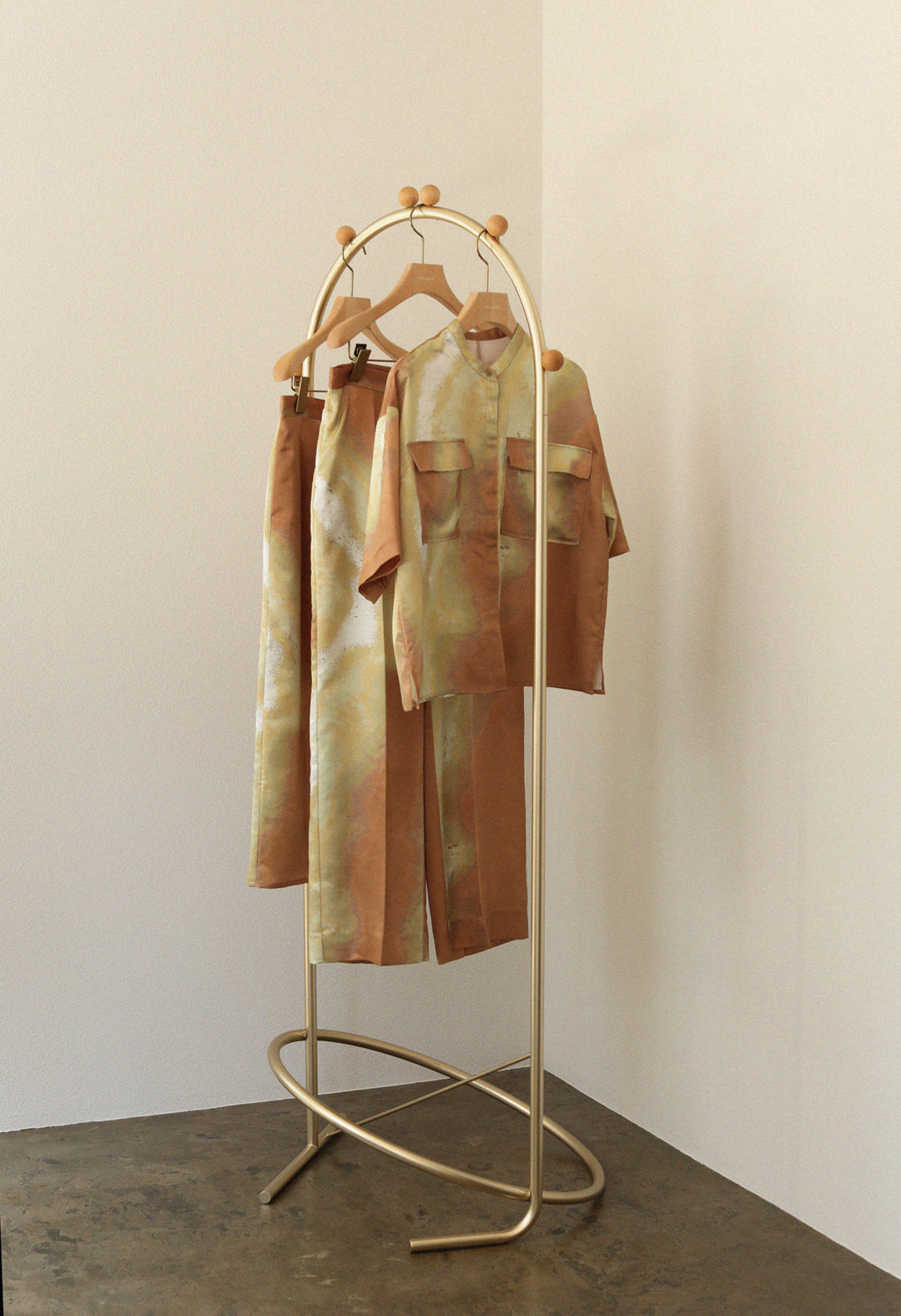Earth Print Stand Collar Shirt（ls22282T）